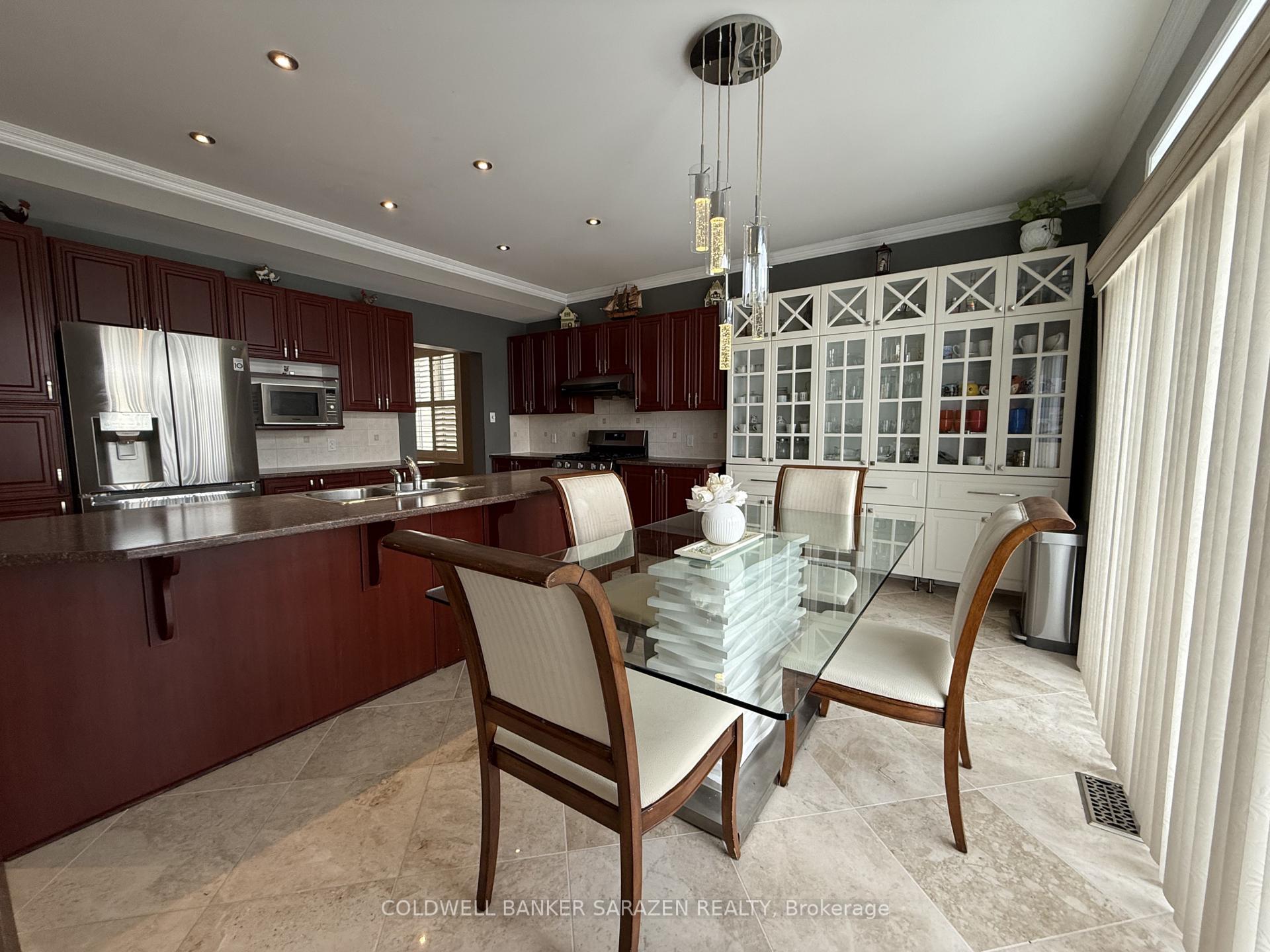 Photo 6 of 302 Edgemoore Crescent E, Ottawa, Kanata - Morgan's Grant/South March — HOMEH