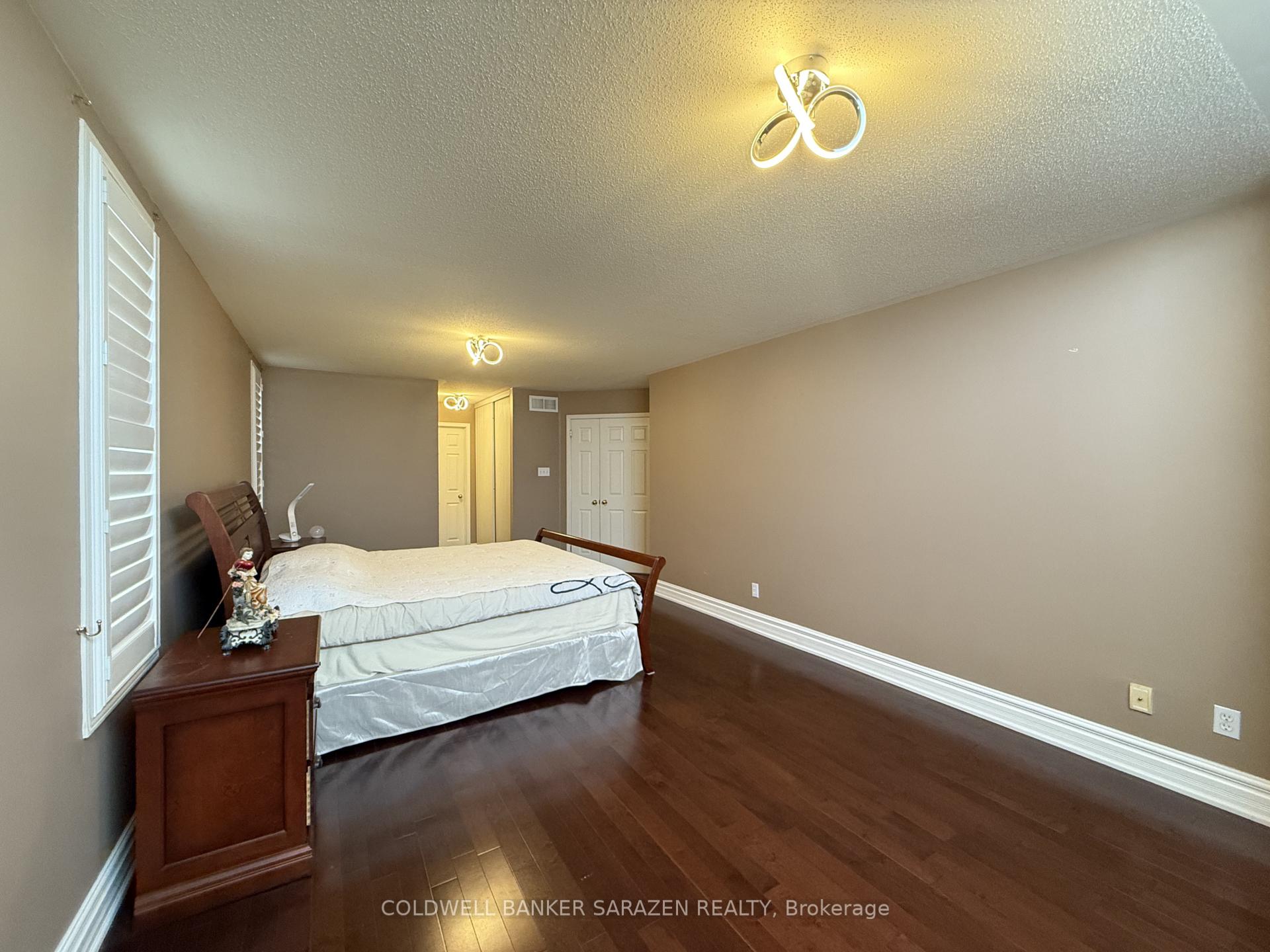 Photo 11 of 302 Edgemoore Crescent E, Ottawa, Kanata - Morgan's Grant/South March — HOMEH