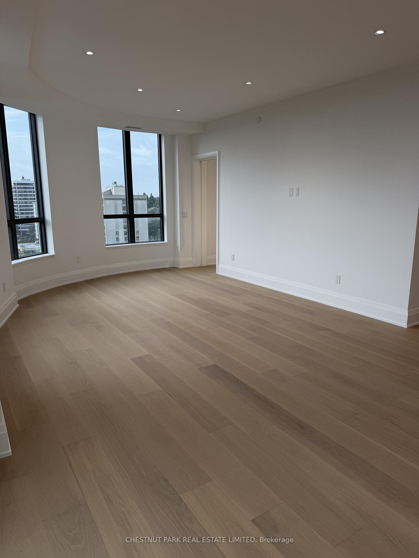 Photo 5 of Unit 708, 505 Glencairn Avenue, Toronto, Englemount-Lawrence — HOMEH