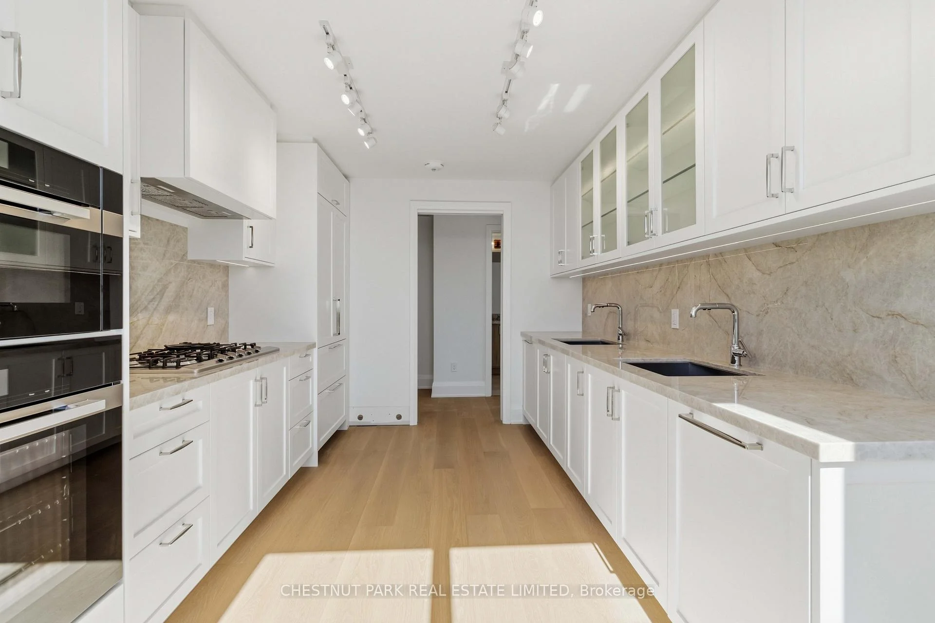 Photo 4 of Unit 708, 505 Glencairn Avenue, Toronto, Englemount-Lawrence — HOMEH