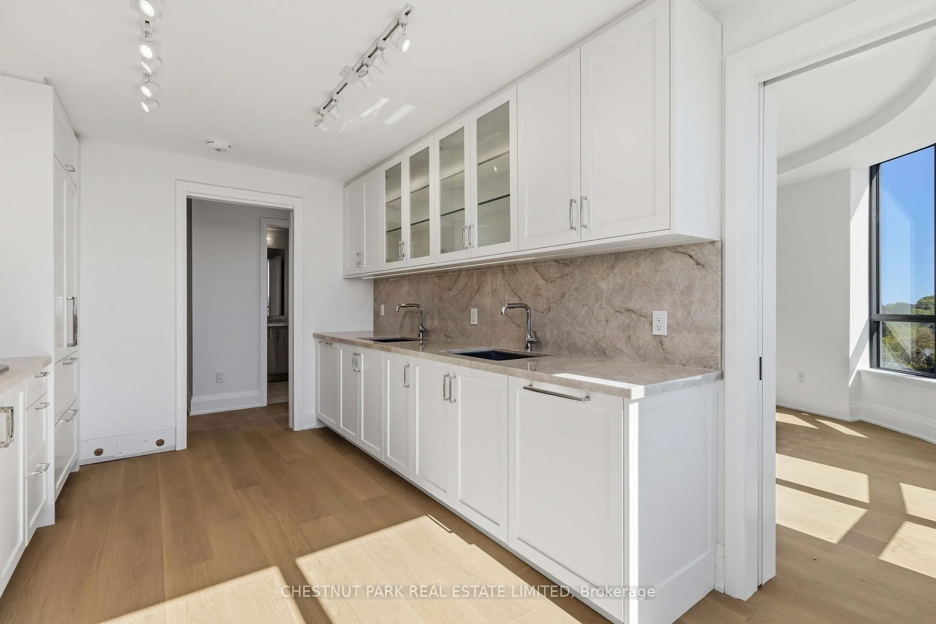 Photo 7 of Unit 708, 505 Glencairn Avenue, Toronto, Englemount-Lawrence — HOMEH