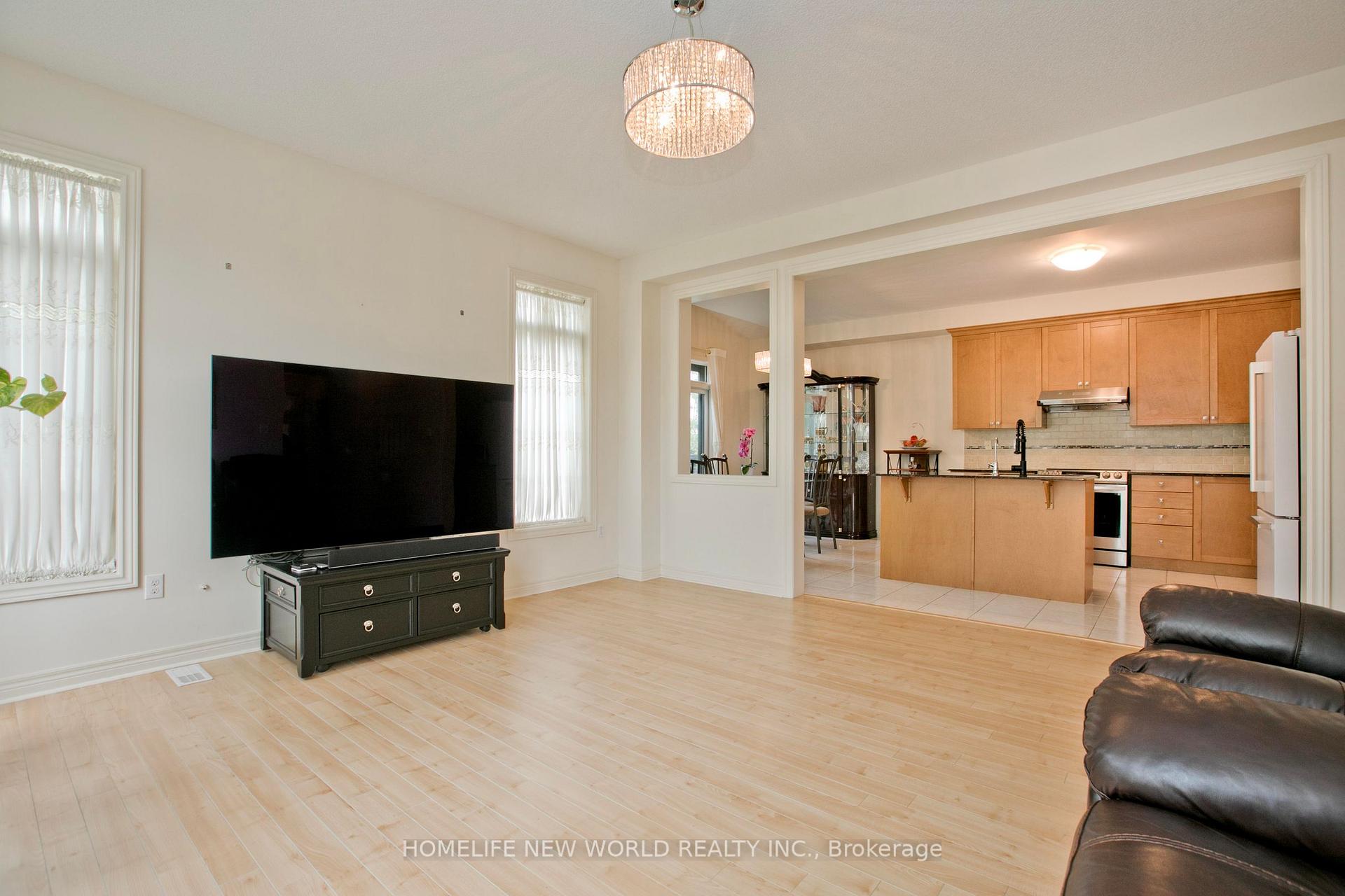 Photo 7 of 153 Alexander Lawrie Avenue, Markham, Wismer — HOMEH