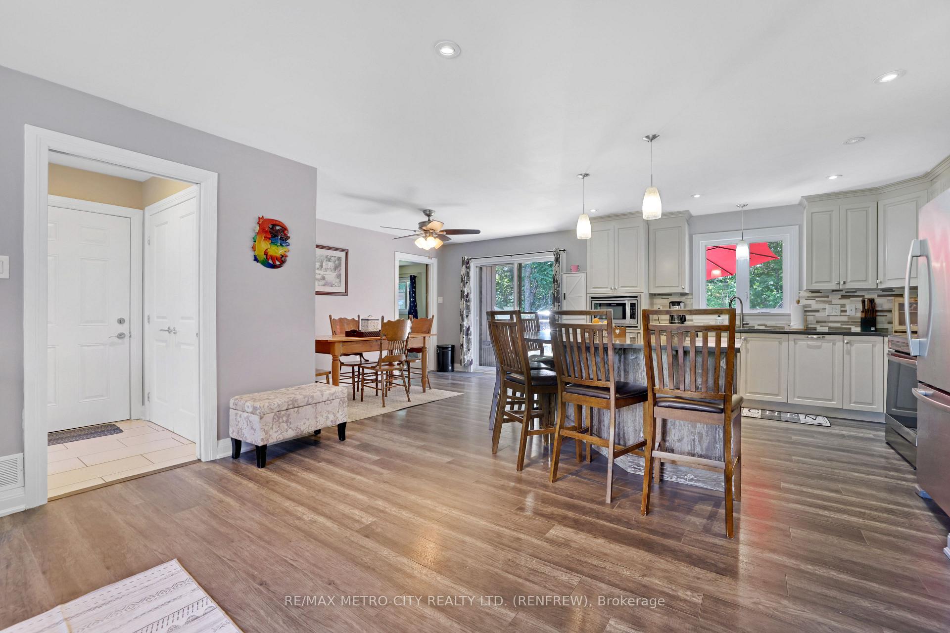 Photo 12 of 2457 Burnstown Road, McNab/Braeside, Mcnab/Braeside Twps — HOMEH