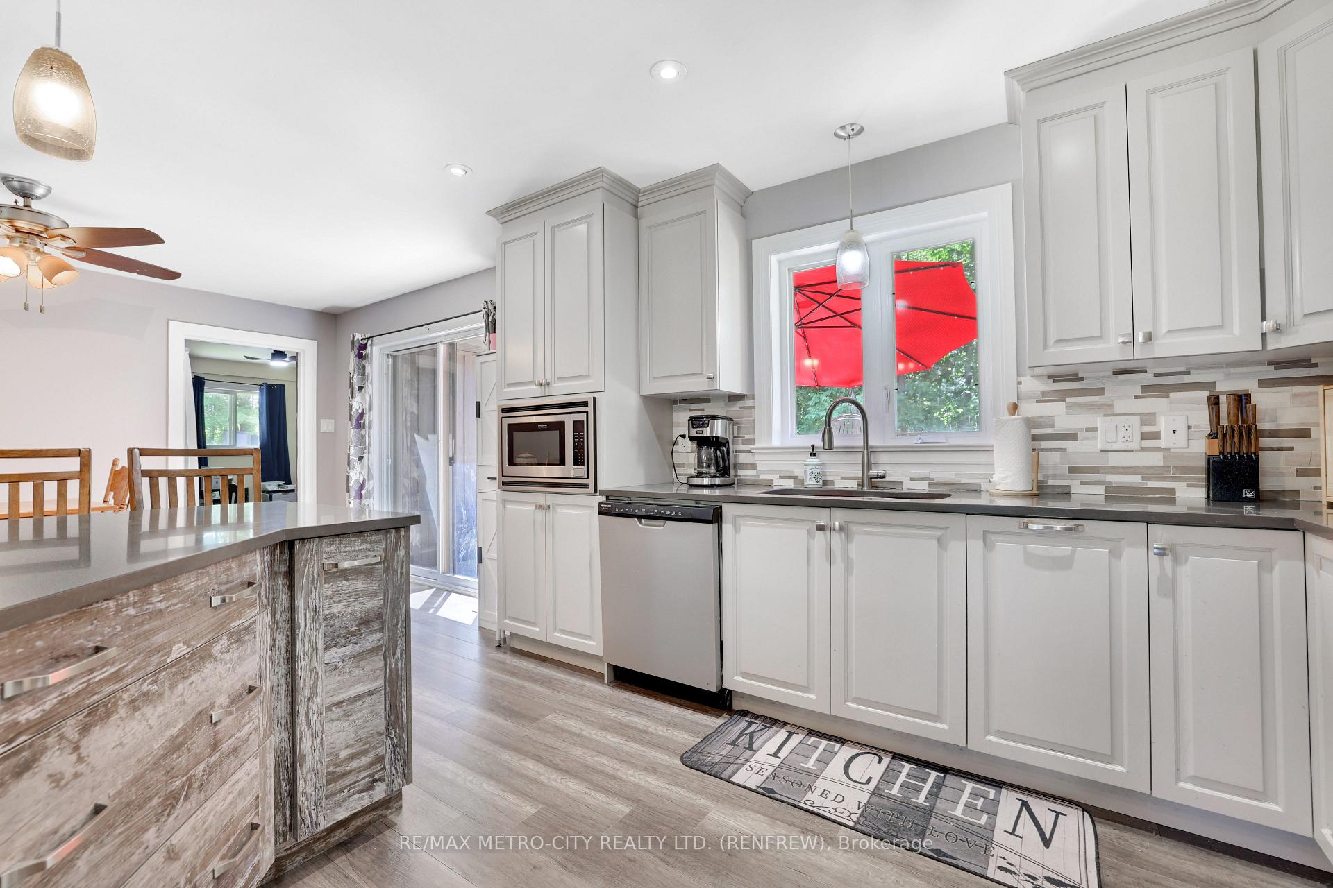 Photo 16 of 2457 Burnstown Road, McNab/Braeside, Mcnab/Braeside Twps — HOMEH