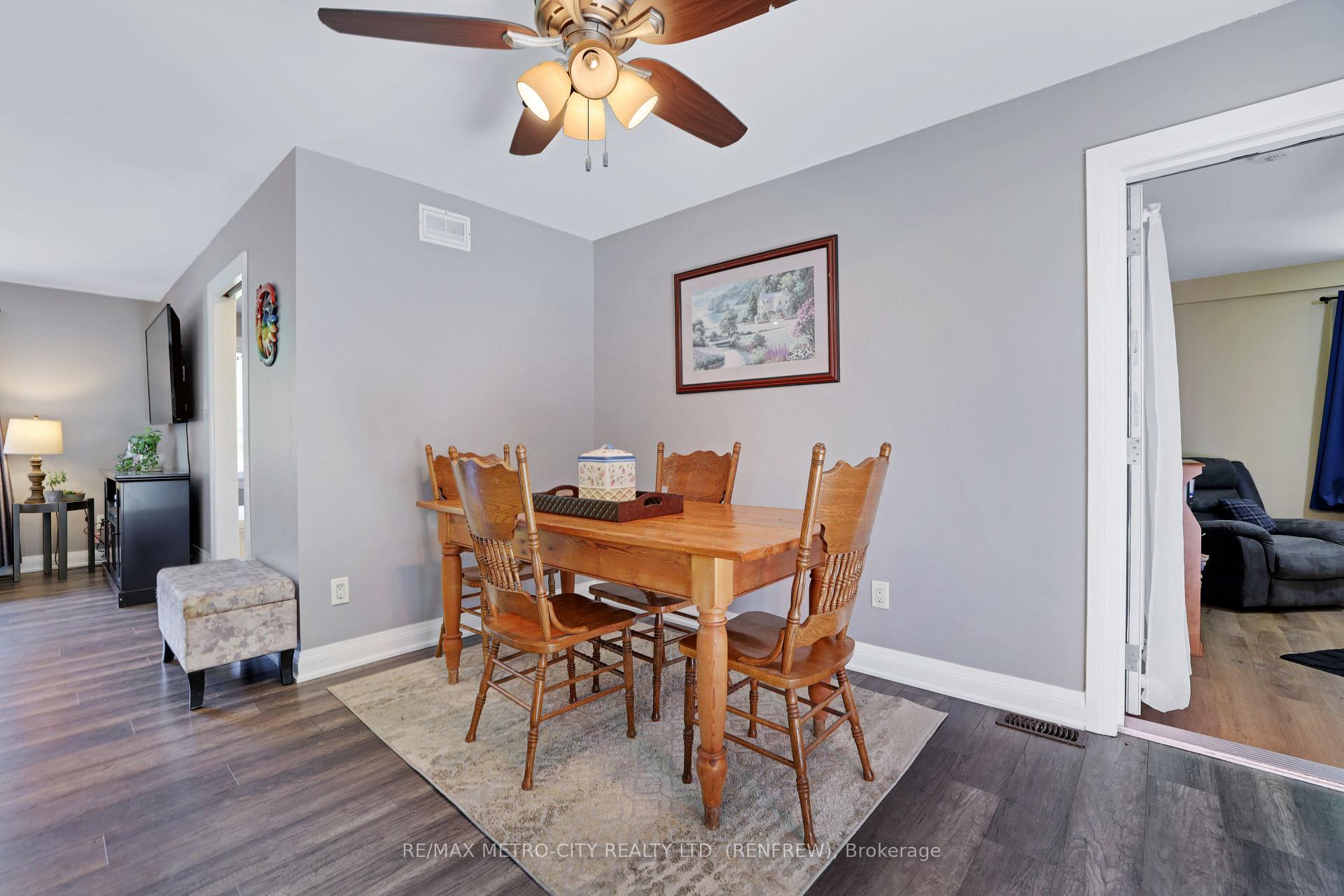 Photo 17 of 2457 Burnstown Road, McNab/Braeside, Mcnab/Braeside Twps — HOMEH