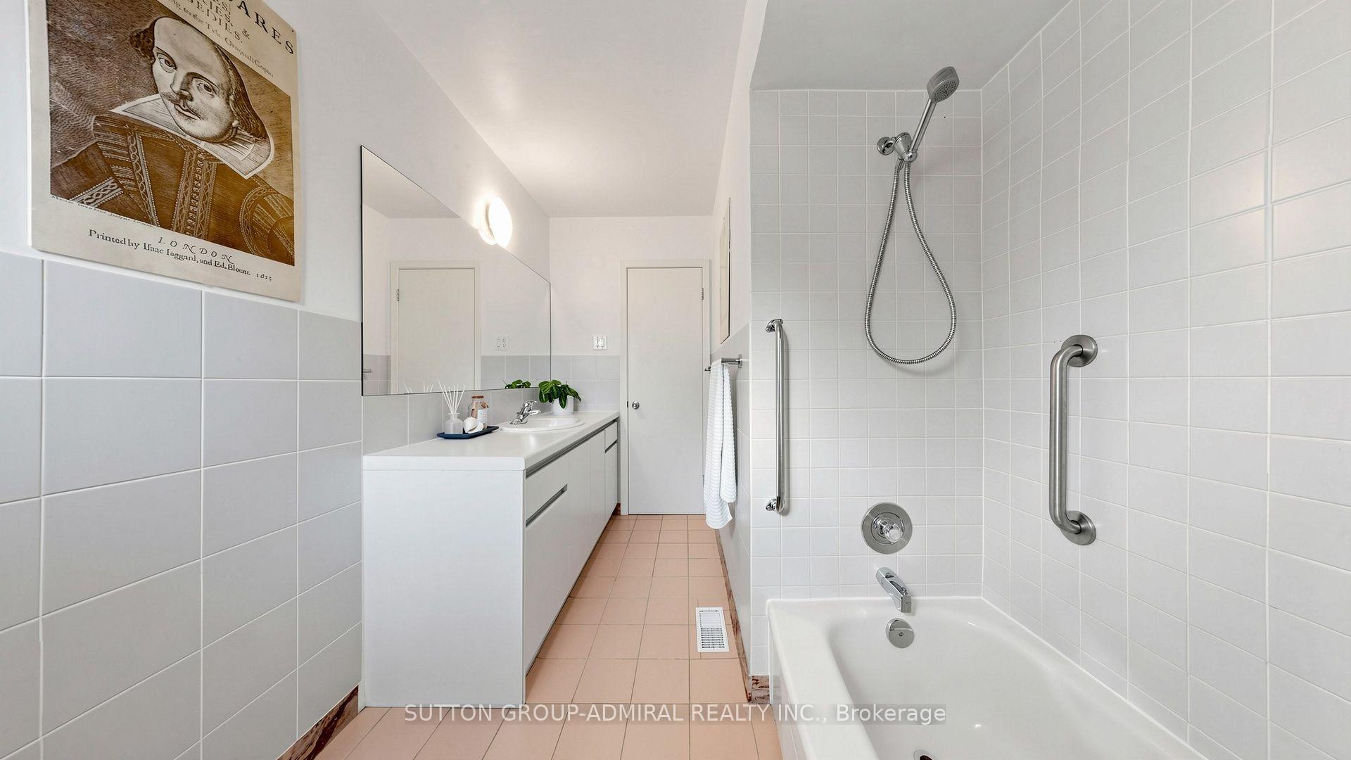 Photo 27 of 27 Warlingham Court, Etobicoke, Eringate-Centennial-West Deane — HOMEH