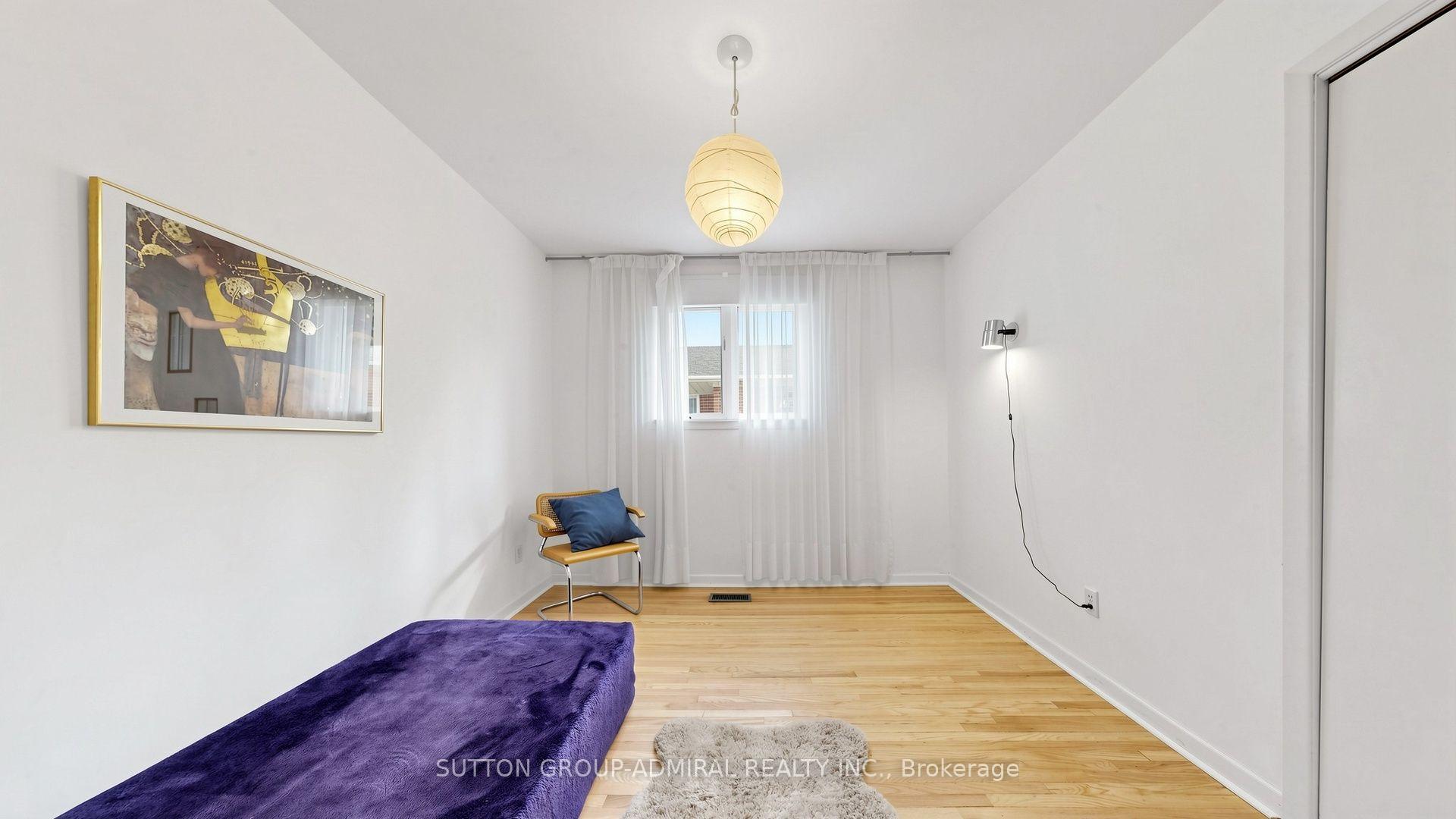 Photo 31 of 27 Warlingham Court, Etobicoke, Eringate-Centennial-West Deane — HOMEH