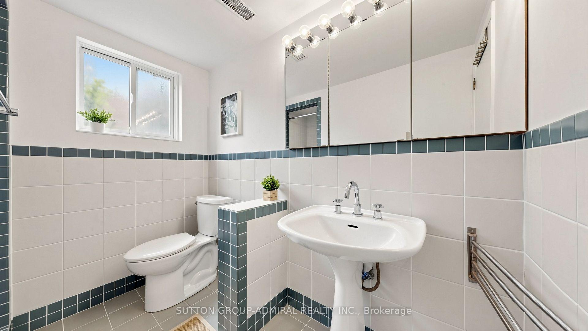 Photo 48 of 27 Warlingham Court, Etobicoke, Eringate-Centennial-West Deane — HOMEH