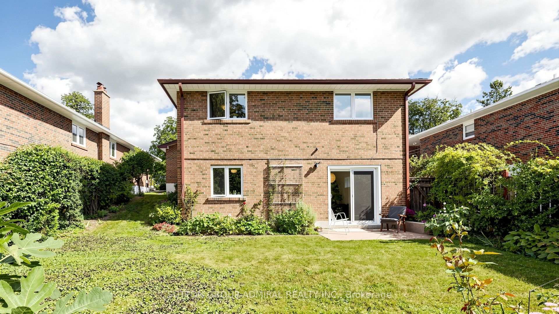Photo 60 of 27 Warlingham Court, Etobicoke, Eringate-Centennial-West Deane — HOMEH