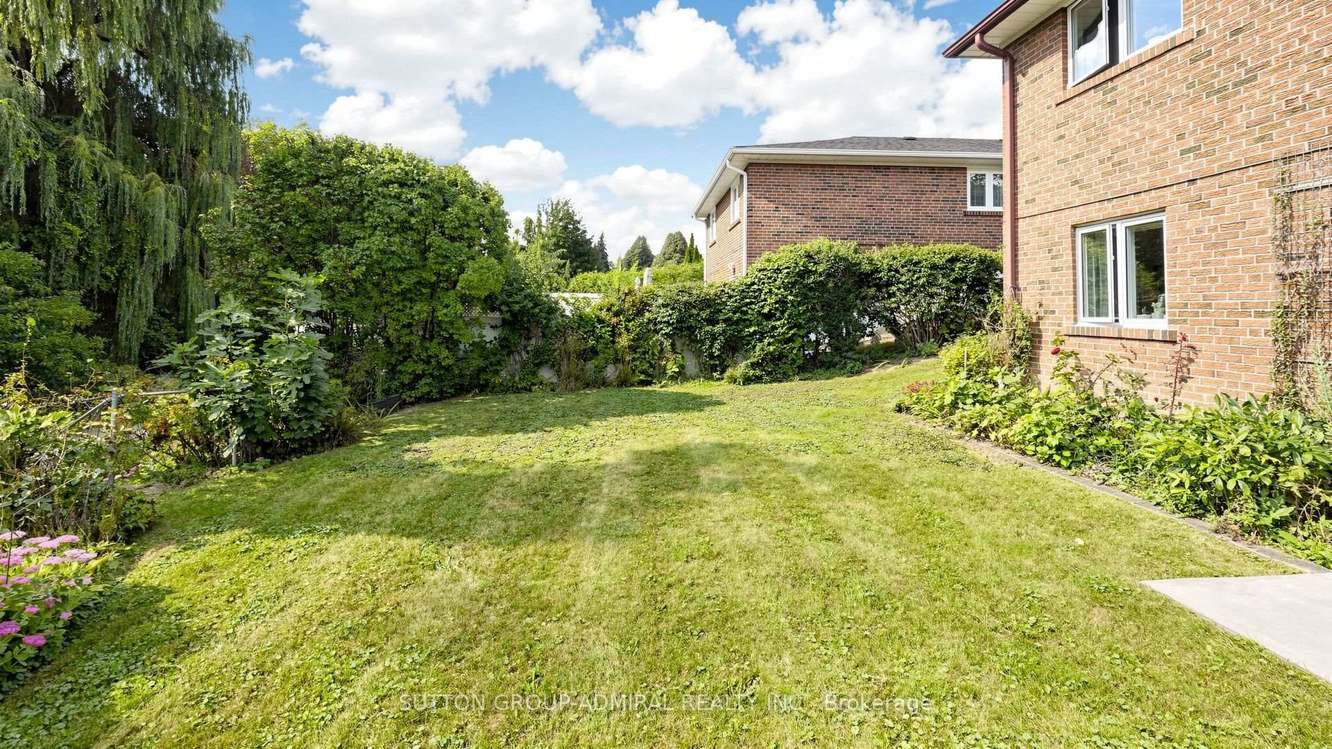 Photo 62 of 27 Warlingham Court, Etobicoke, Eringate-Centennial-West Deane — HOMEH