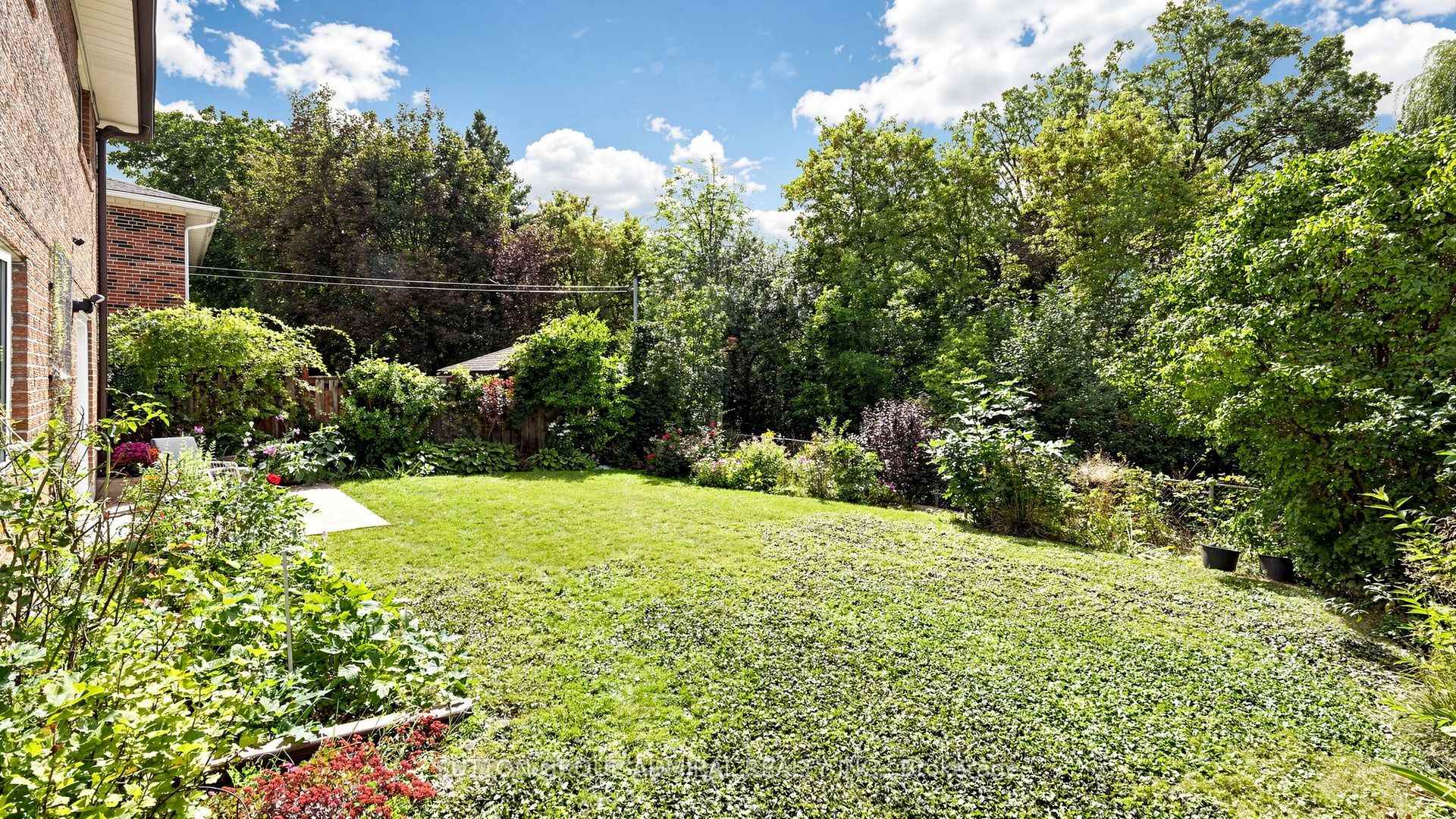 Photo 61 of 27 Warlingham Court, Etobicoke, Eringate-Centennial-West Deane — HOMEH