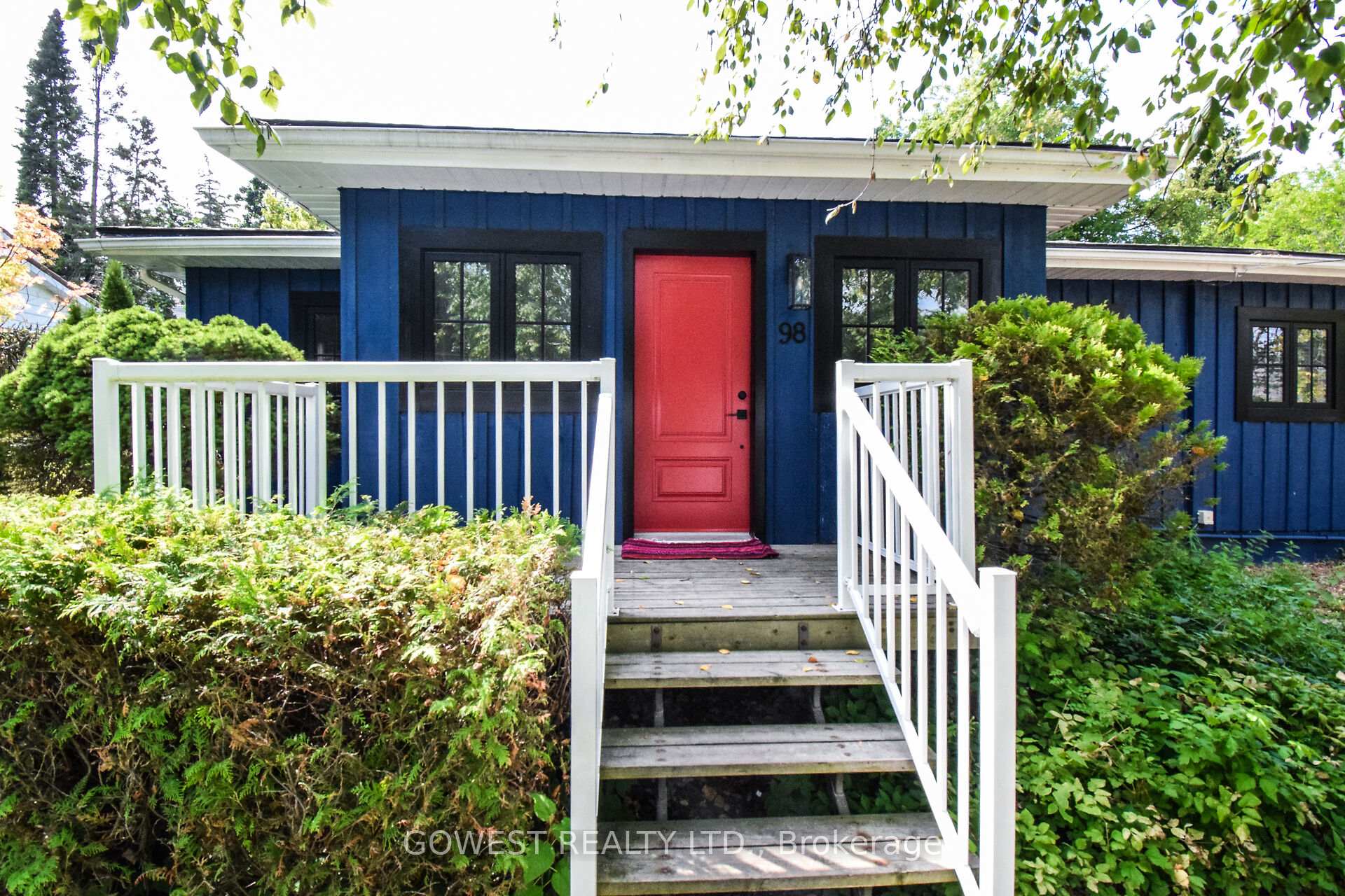 Front of 98 Delater Street