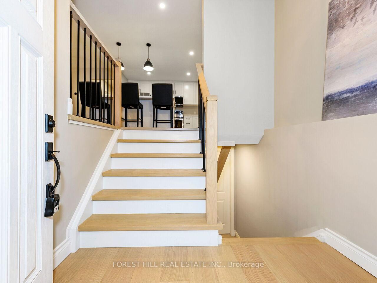 Photo 3 of 6921 Avila Road, Mississauga, Meadowvale — HOMEH