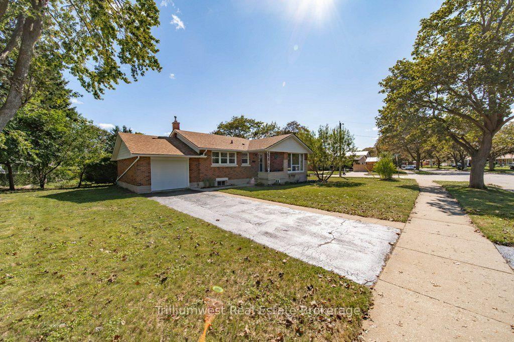 Photo 4 of 18 Maywood Road, Kitchener, Vanier - Kitchener — HOMEH