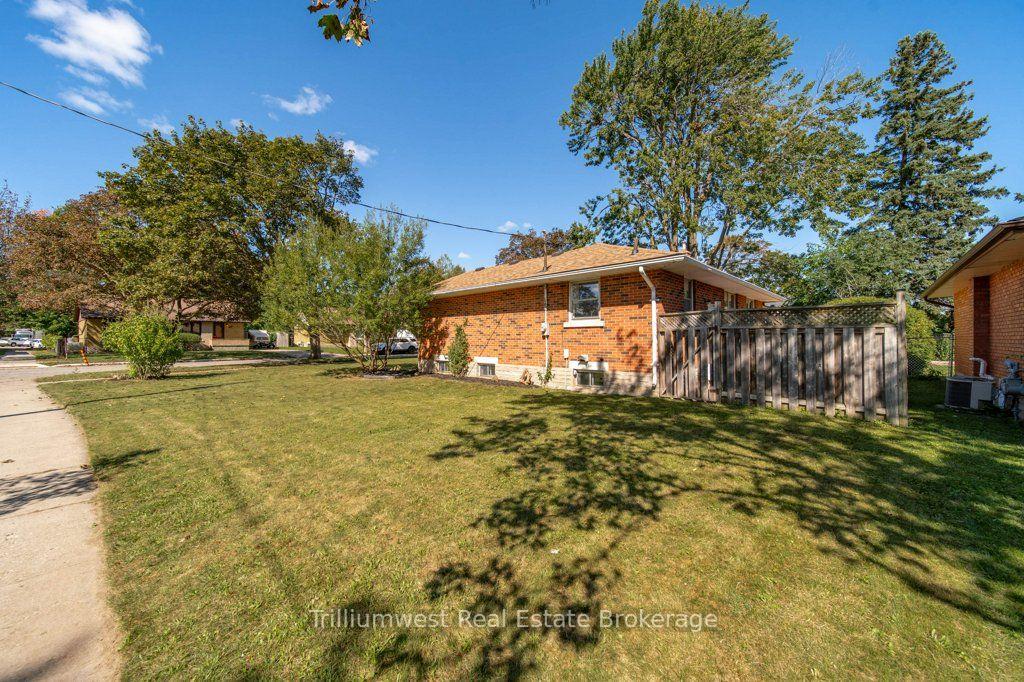 Photo 43 of 18 Maywood Road, Kitchener, Vanier - Kitchener — HOMEH