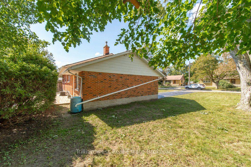 Photo 51 of 18 Maywood Road, Kitchener, Vanier - Kitchener — HOMEH