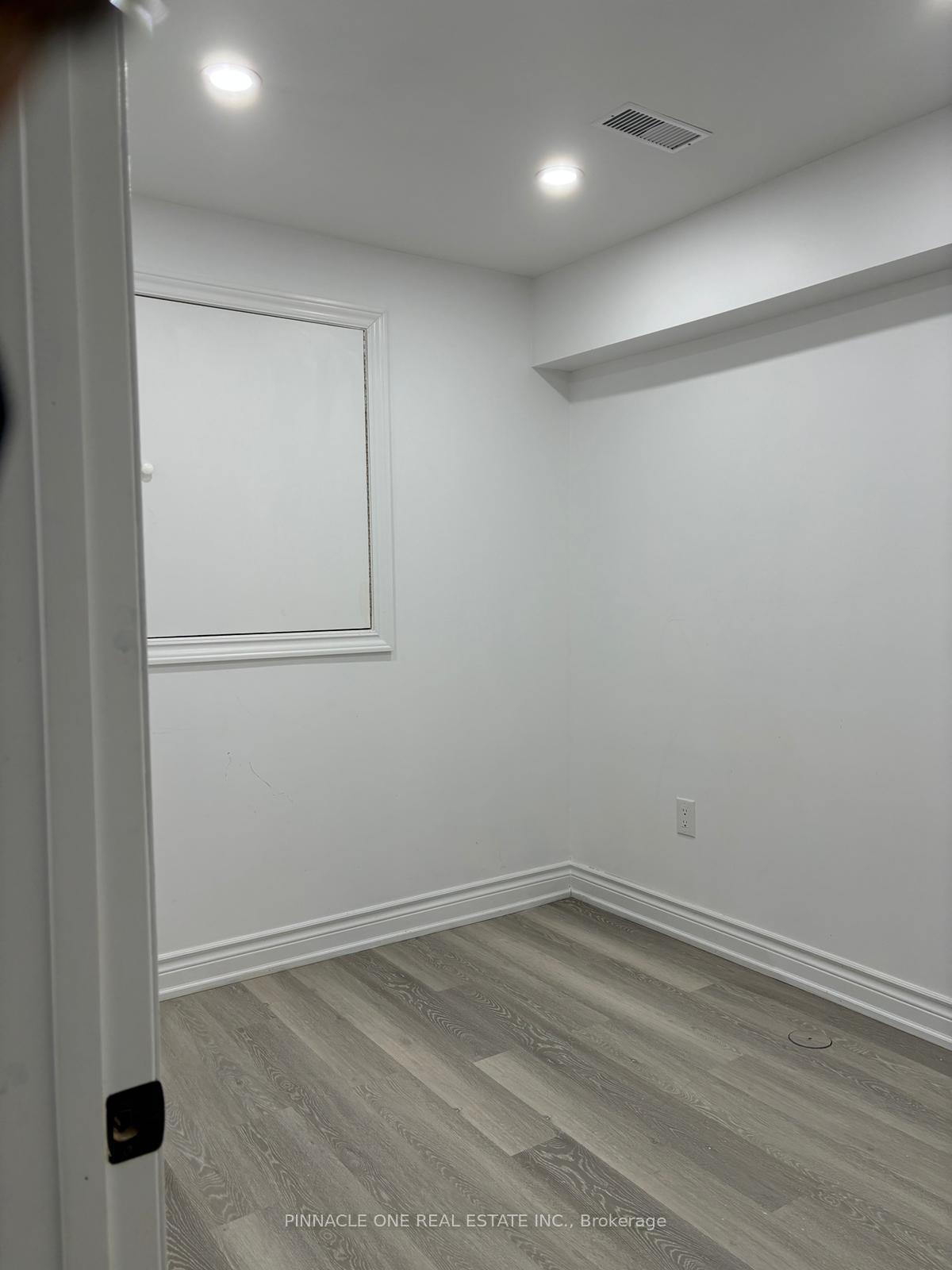 Photo 9 of 49 Lyle Drive, Clarington, Bowmanville — HOMEH