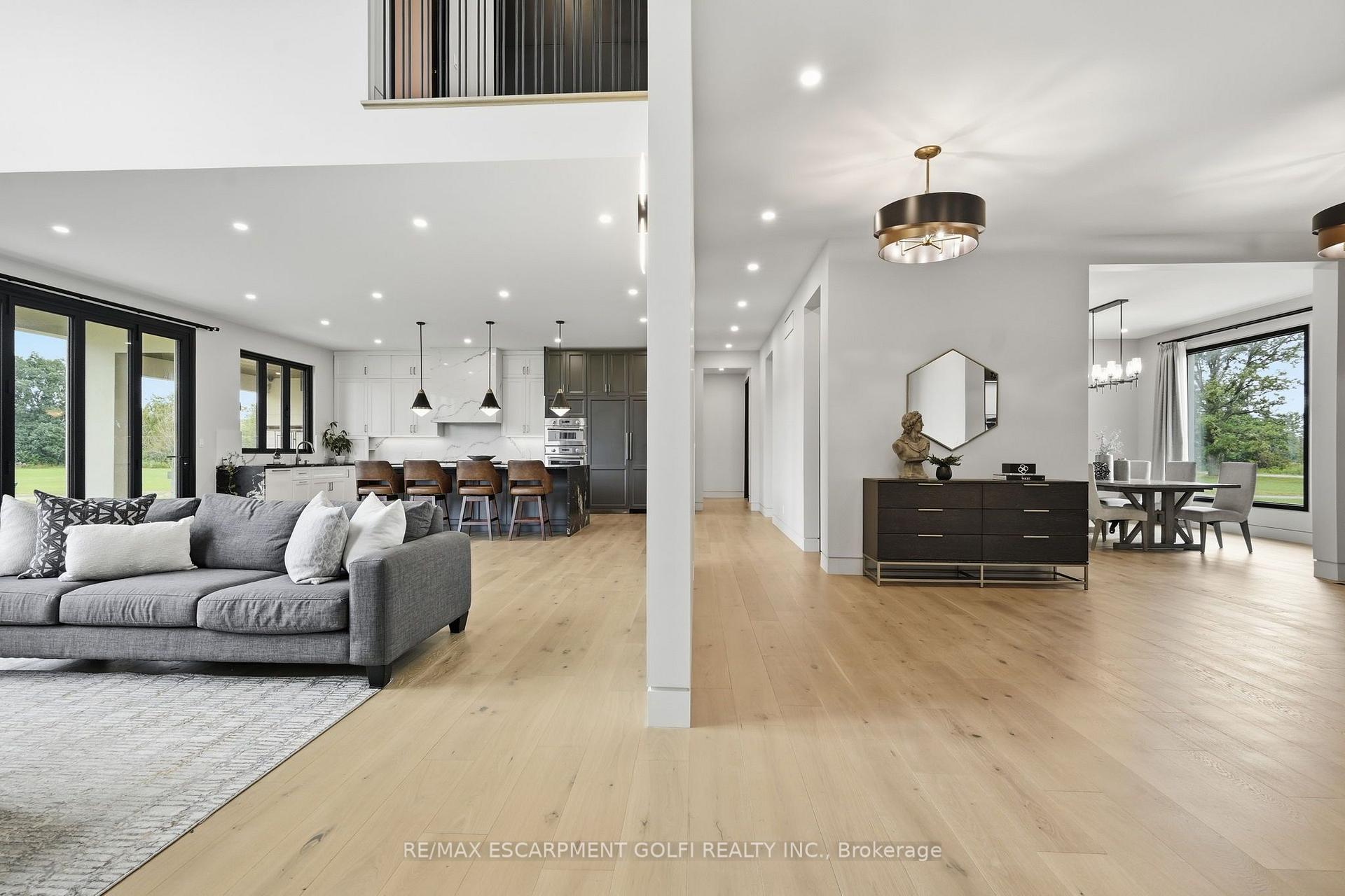 Photo 12 of 7944 Young Street, West Lincoln, West Lincoln — HOMEH