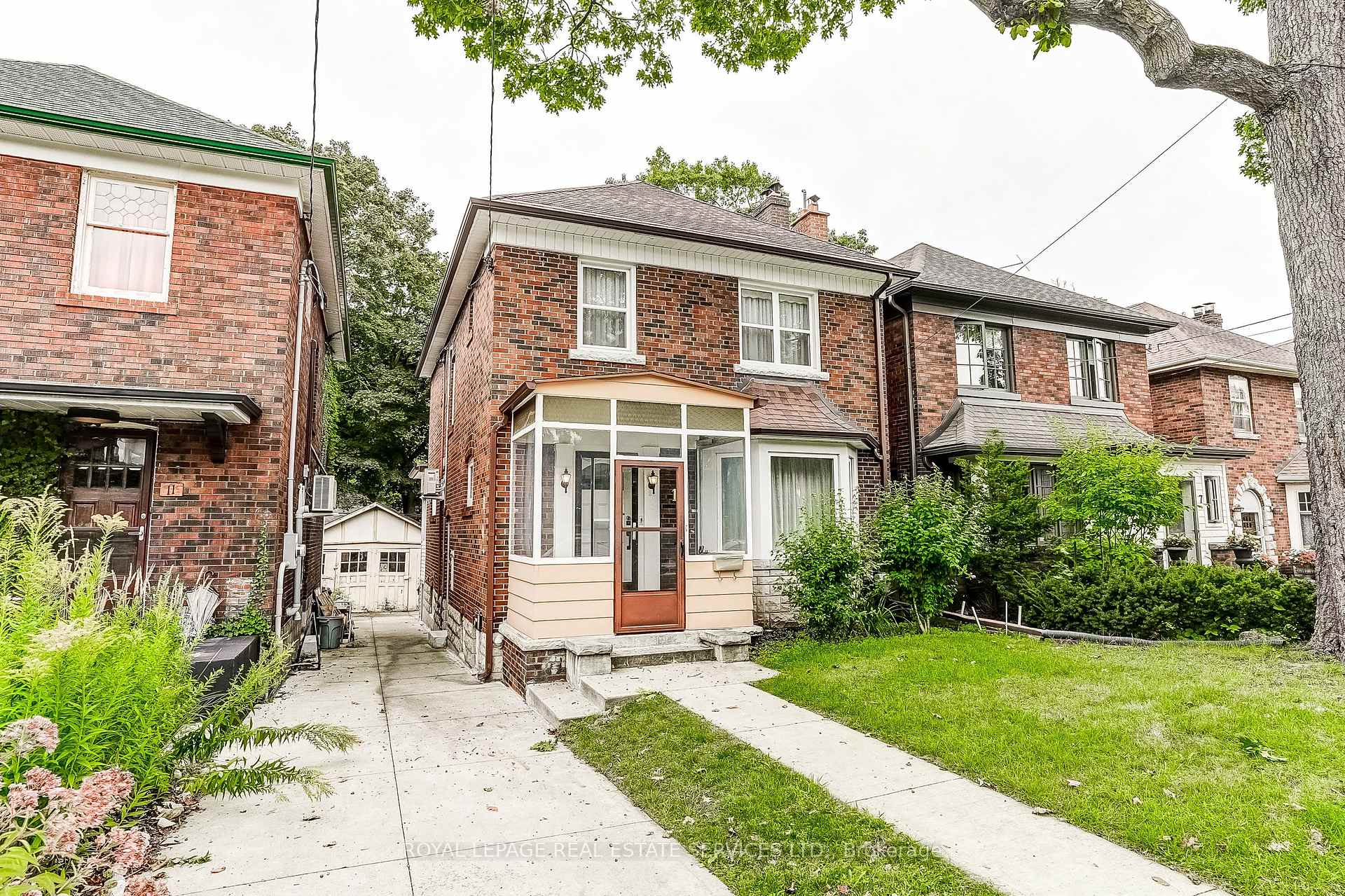 Photo 2 of 15 Oakview Avenue, Toronto, High Park North — HOMEH