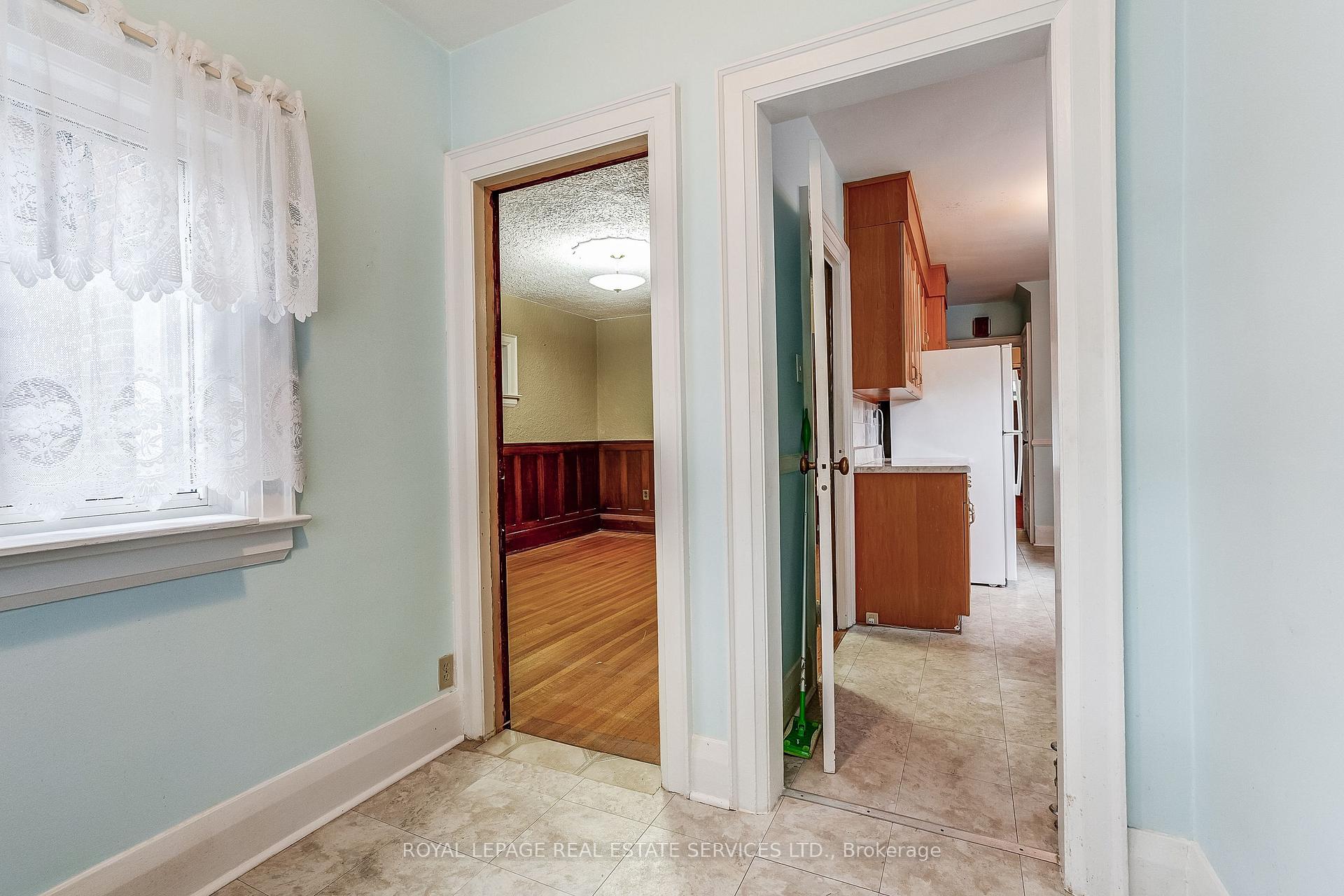Photo 12 of 15 Oakview Avenue, Toronto, High Park North — HOMEH