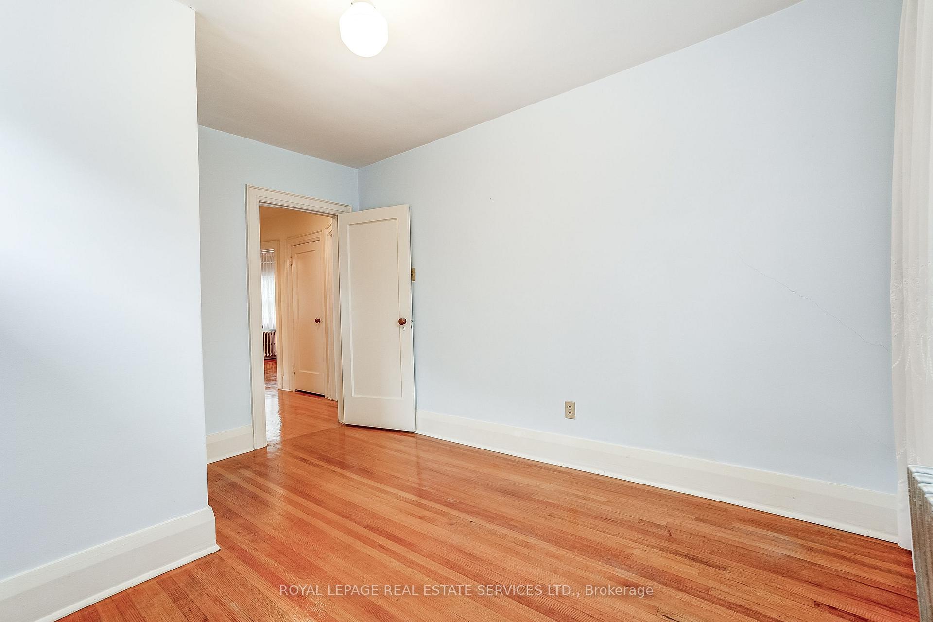 Photo 17 of 15 Oakview Avenue, Toronto, High Park North — HOMEH