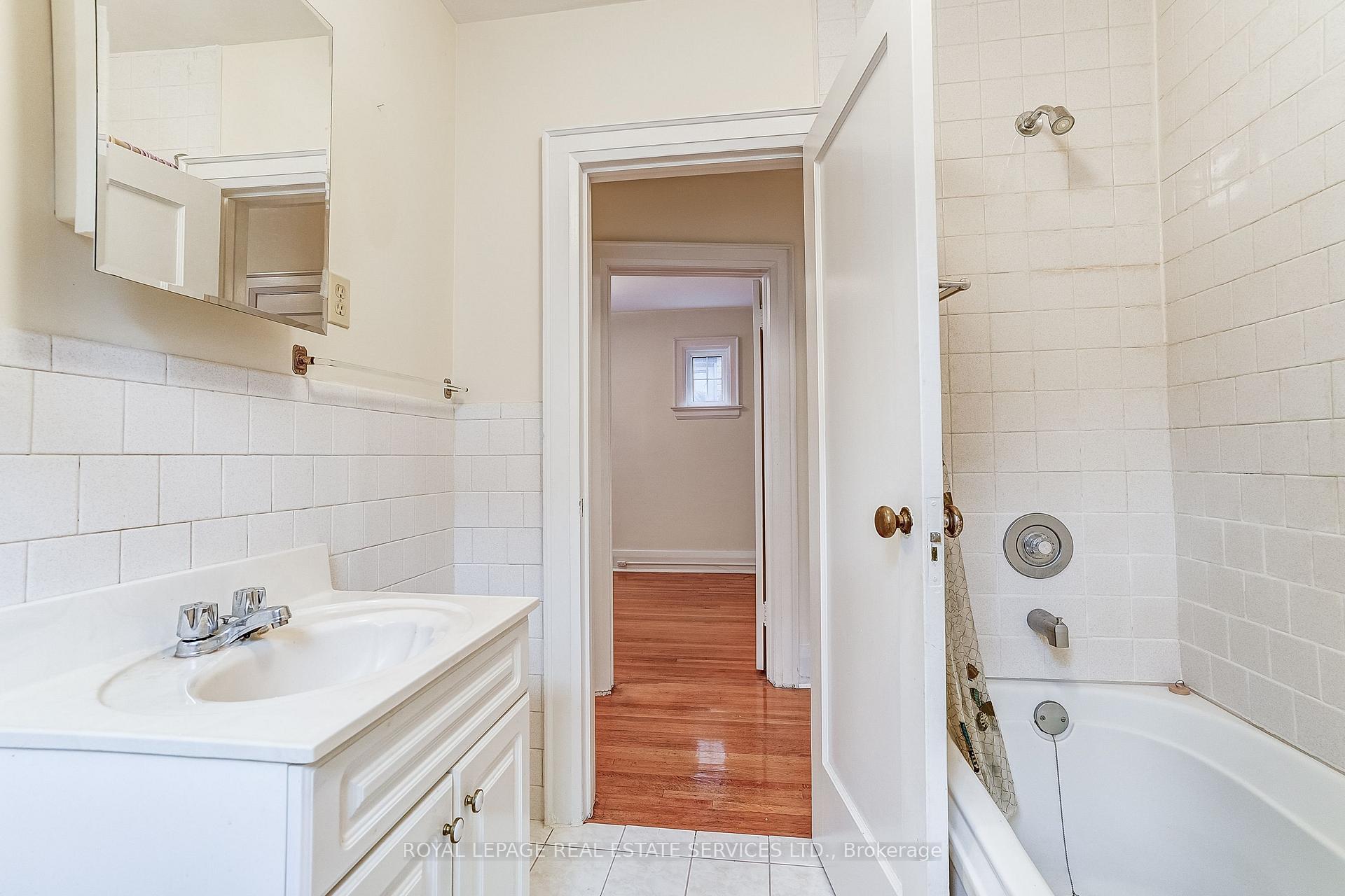 Photo 22 of 15 Oakview Avenue, Toronto, High Park North — HOMEH