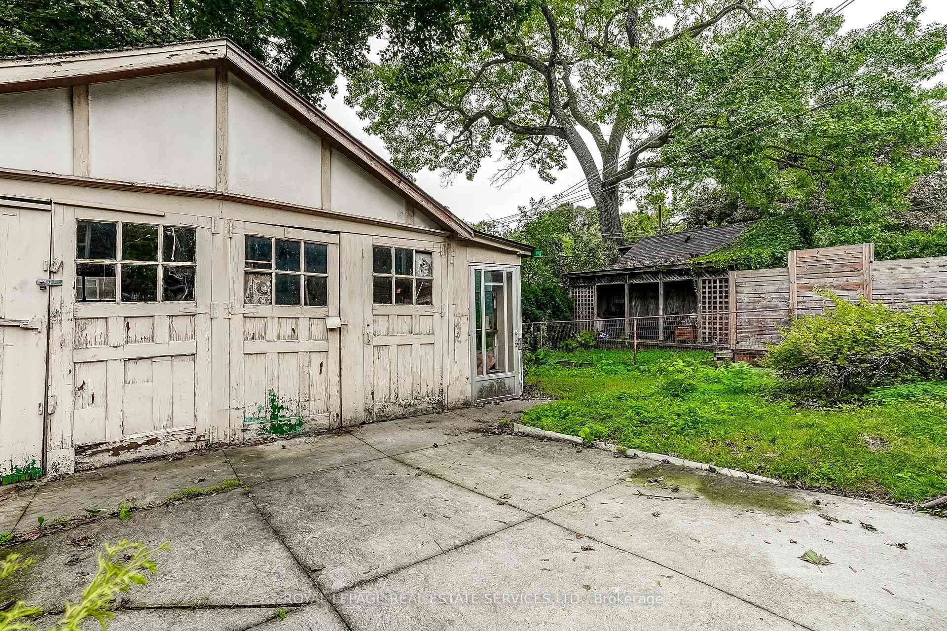 Photo 35 of 15 Oakview Avenue, Toronto, High Park North — HOMEH