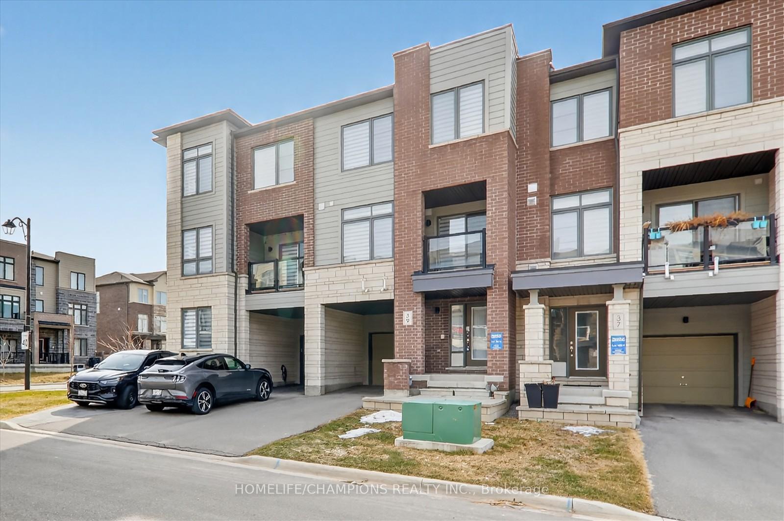 Photo 3 of 39 Delano Way, Newmarket, Woodland Hill — HOMEH