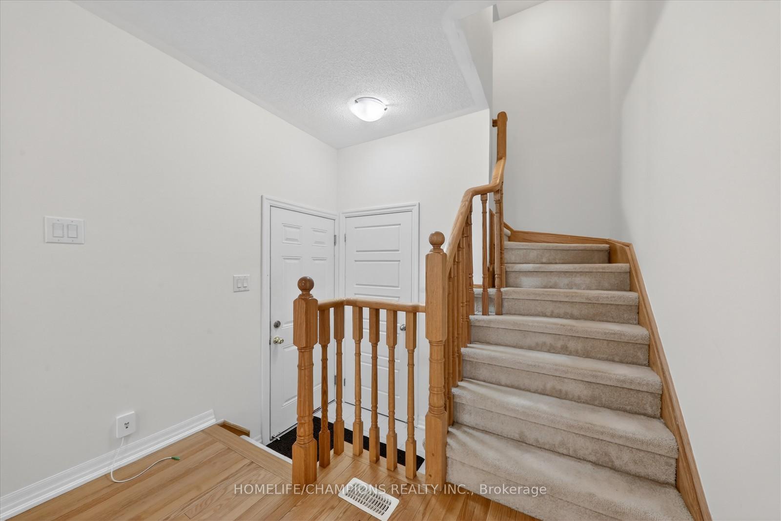 Photo 8 of 39 Delano Way, Newmarket, Woodland Hill — HOMEH