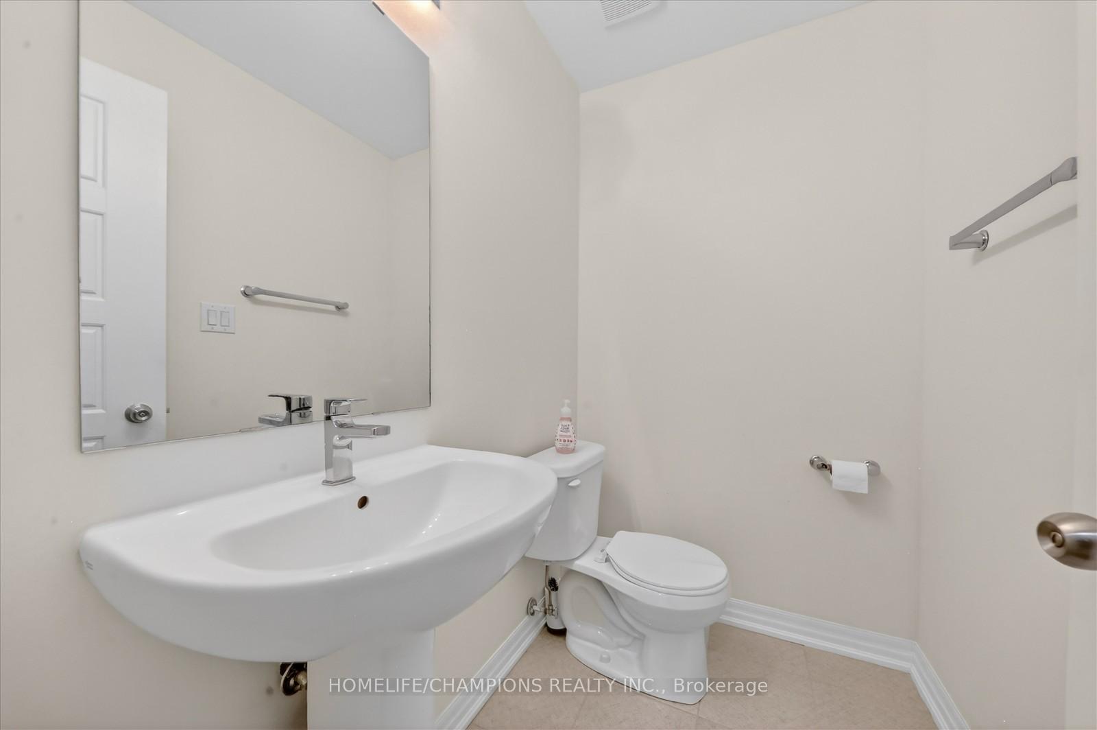 Photo 9 of 39 Delano Way, Newmarket, Woodland Hill — HOMEH