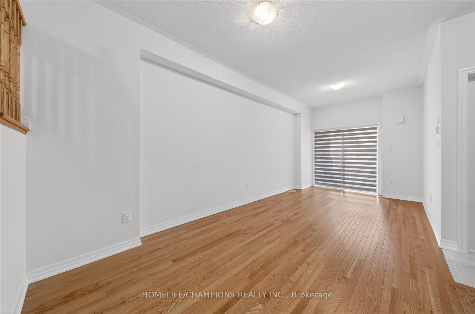 Photo 10 of 39 Delano Way, Newmarket, Woodland Hill — HOMEH