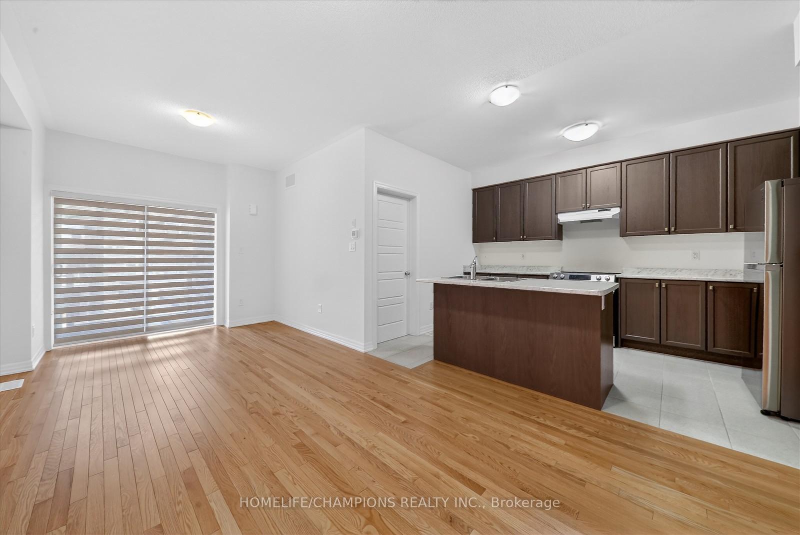Photo 11 of 39 Delano Way, Newmarket, Woodland Hill — HOMEH