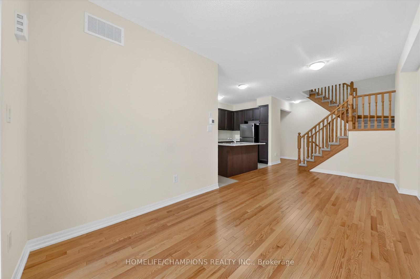 Photo 12 of 39 Delano Way, Newmarket, Woodland Hill — HOMEH