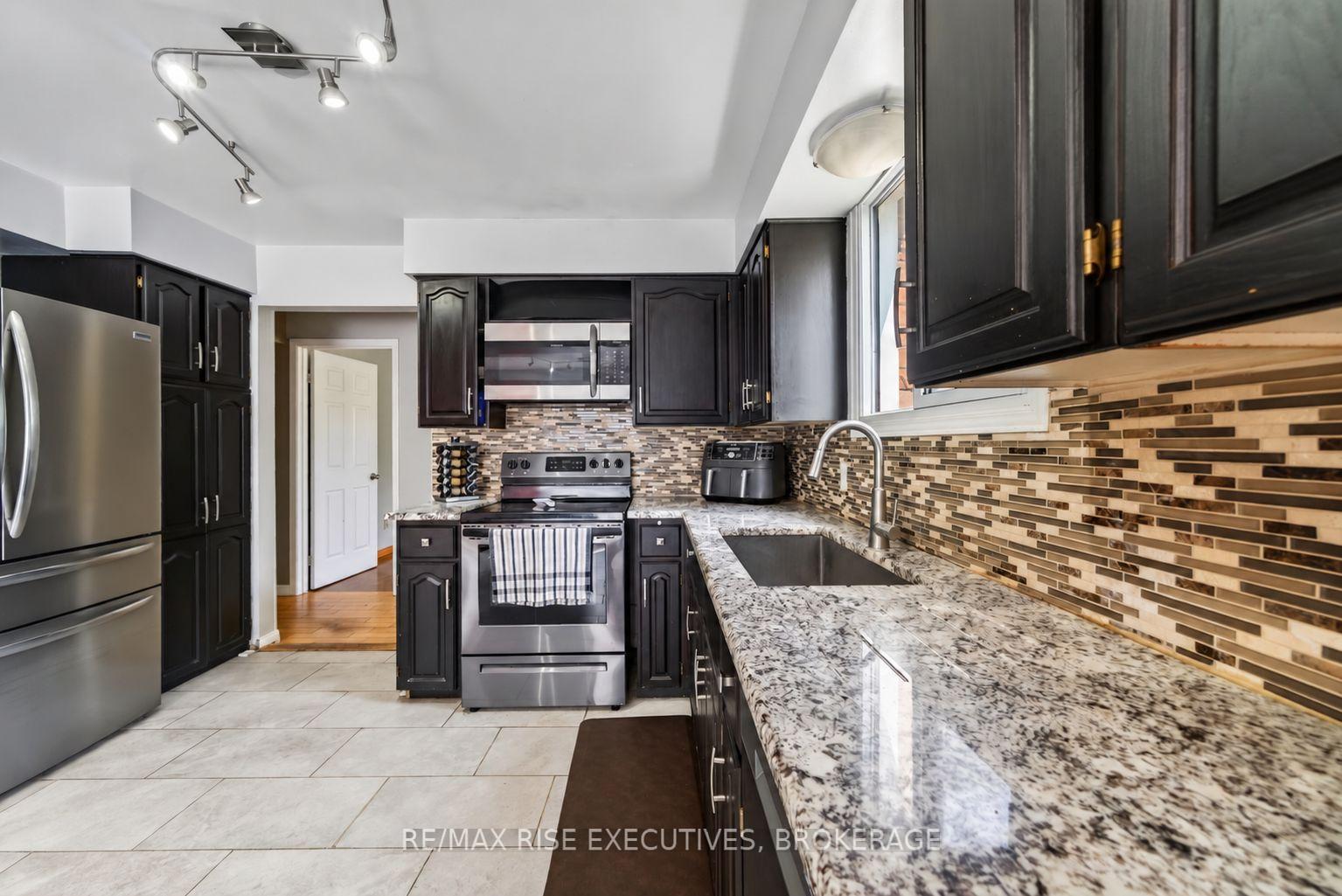 Photo 9 of 601 Forest Hill Drive, Kingston, South of Taylor-Kidd Blvd — HOMEH