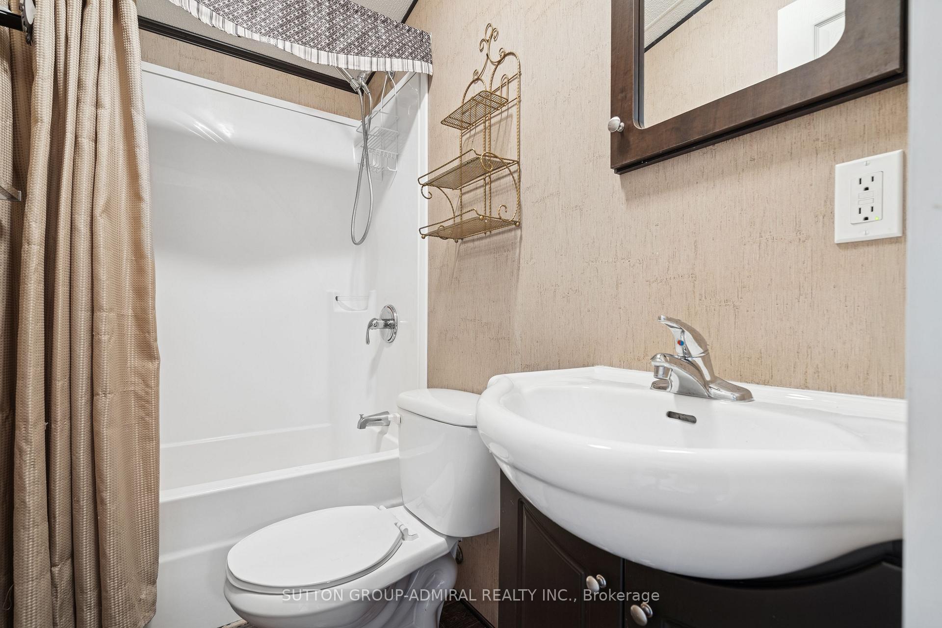 Photo 11 of Unit 70, 1082 Shamrock Marina Road, Gravenhurst, Morrison — HOMEH