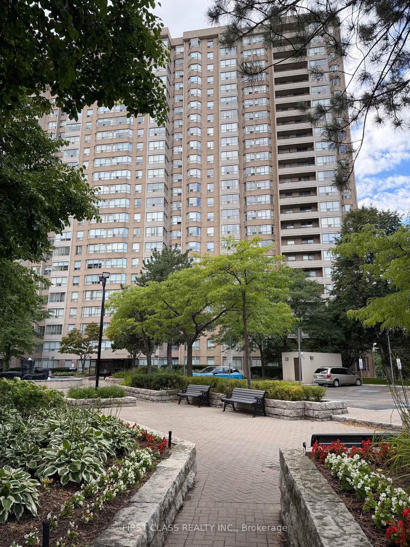 Photo 1 of Unit 402, 30 Malta Avenue, Brampton, Fletcher's Creek South — HOMEH