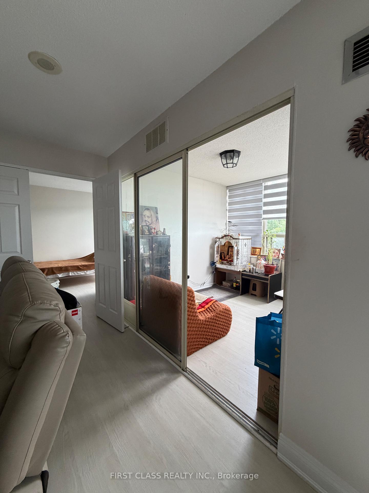 Photo 7 of Unit 402, 30 Malta Avenue, Brampton, Fletcher's Creek South — HOMEH