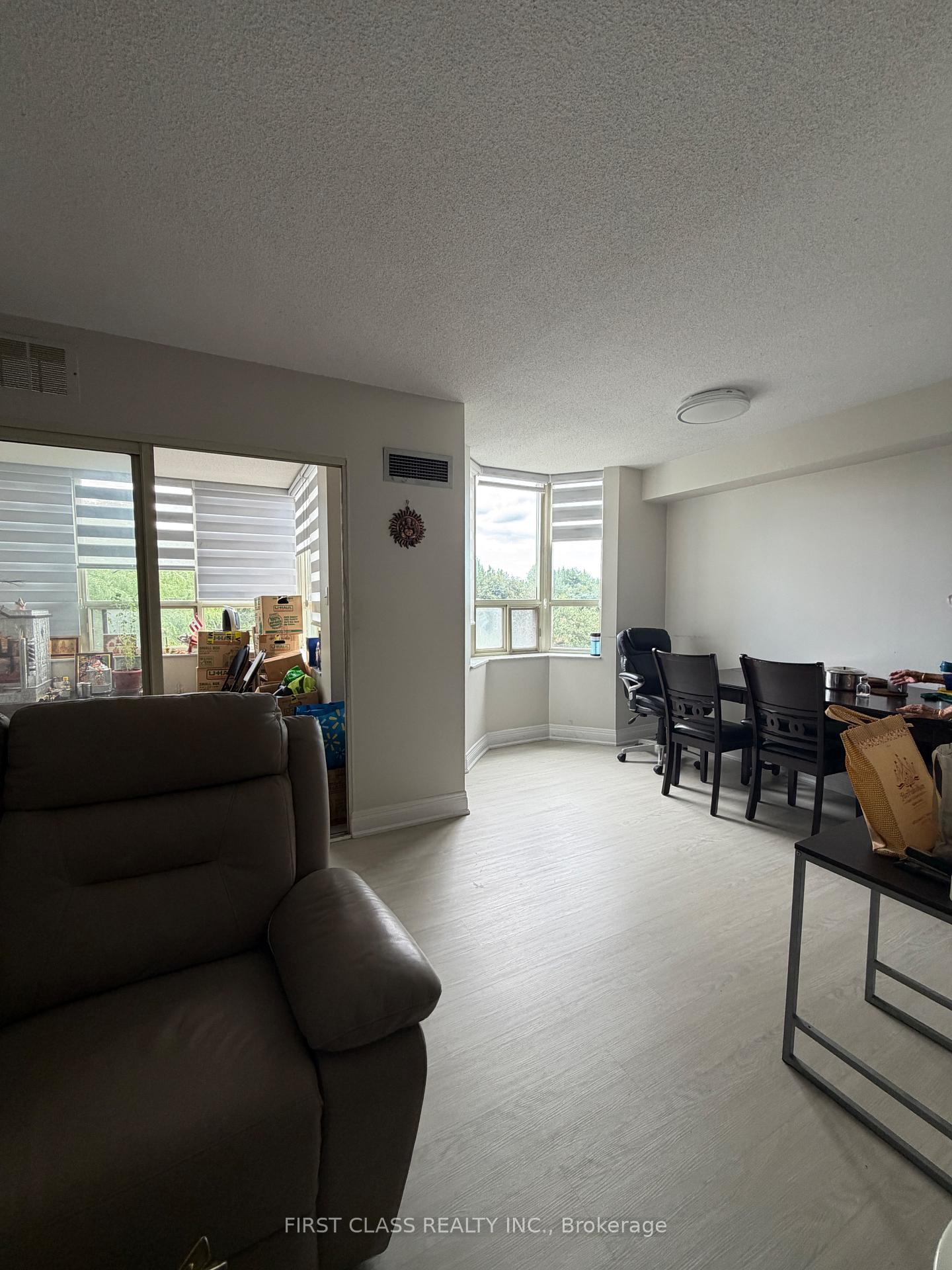 Photo 11 of Unit 402, 30 Malta Avenue, Brampton, Fletcher's Creek South — HOMEH