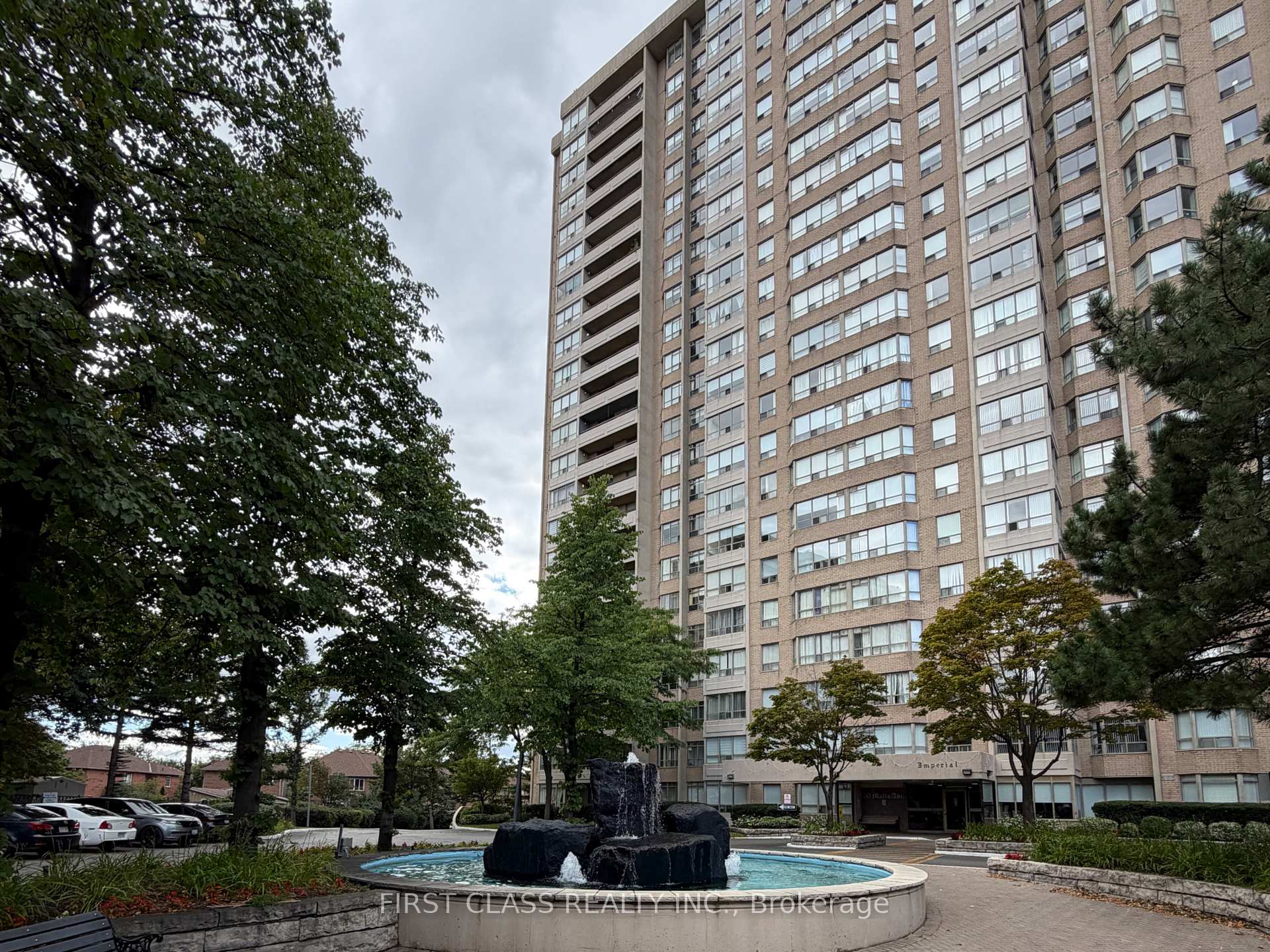 Photo 6 of Unit 402, 30 Malta Avenue, Brampton, Fletcher's Creek South — HOMEH