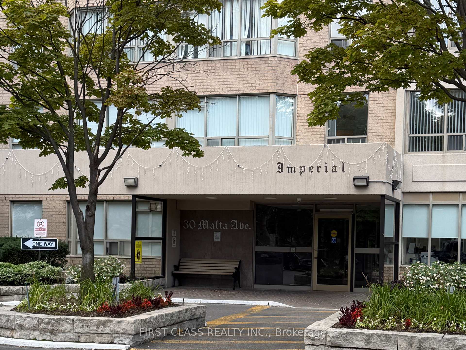 Photo 10 of Unit 402, 30 Malta Avenue, Brampton, Fletcher's Creek South — HOMEH