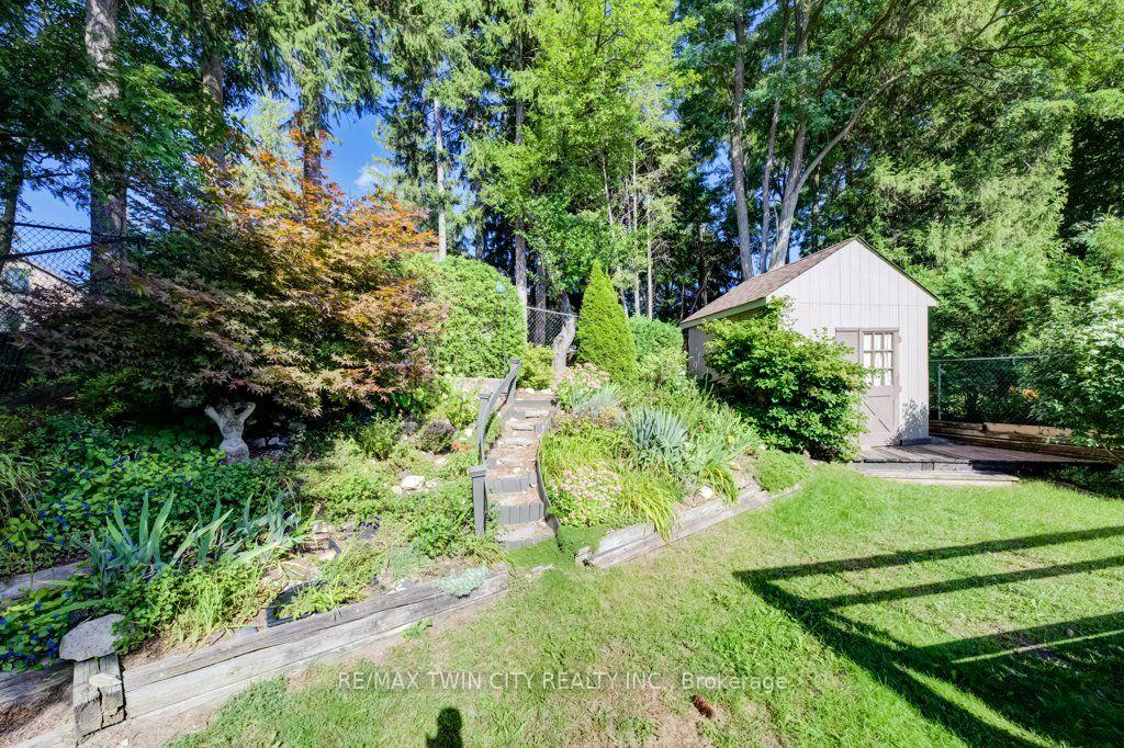 Photo 35 of 12 Cobblestone Street, Kitchener, Pioneer Park — HOMEH