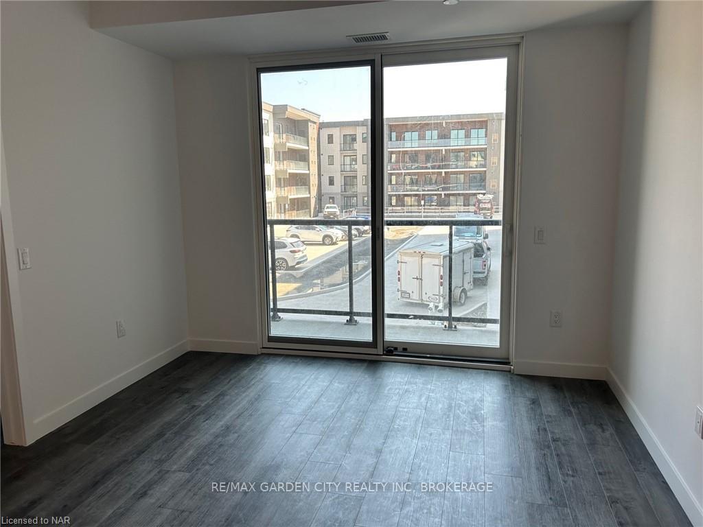 Photo 11 of Unit 213, 7549B Kalar Road, Niagara Falls, Brown — HOMEH