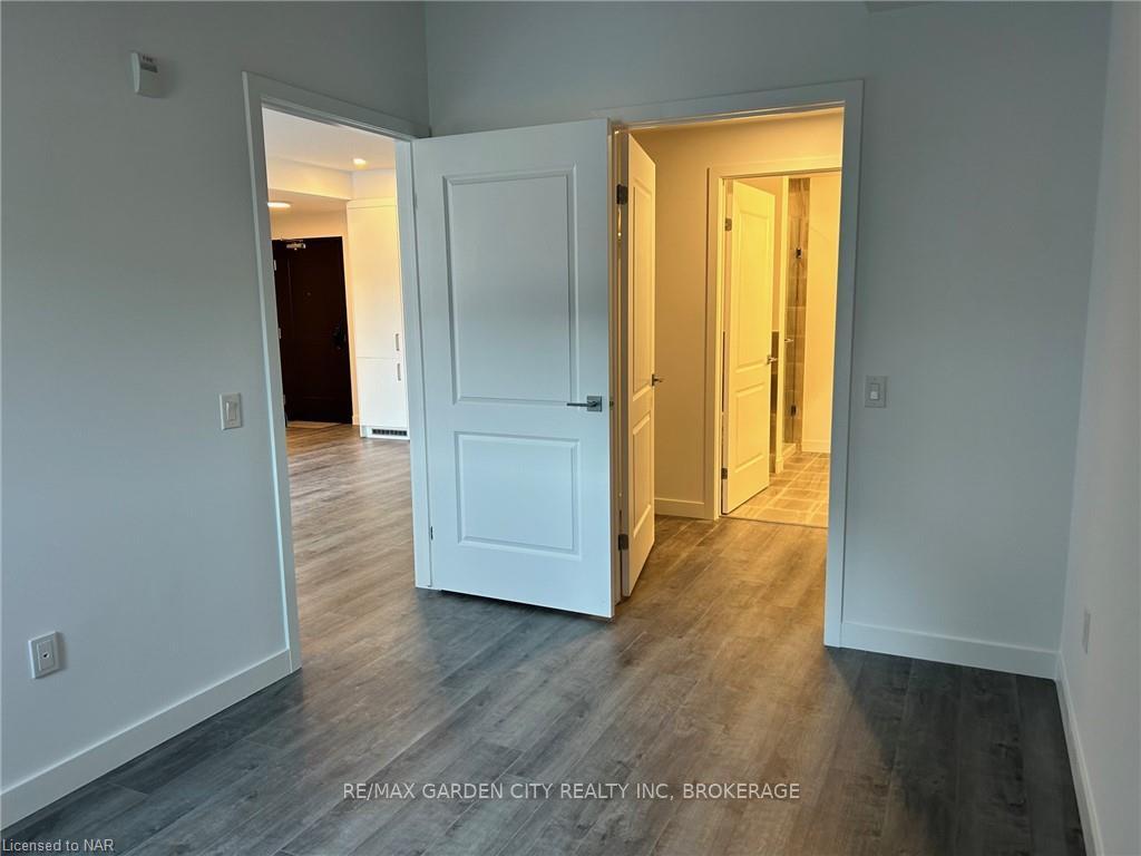 Photo 13 of Unit 213, 7549B Kalar Road, Niagara Falls, Brown — HOMEH
