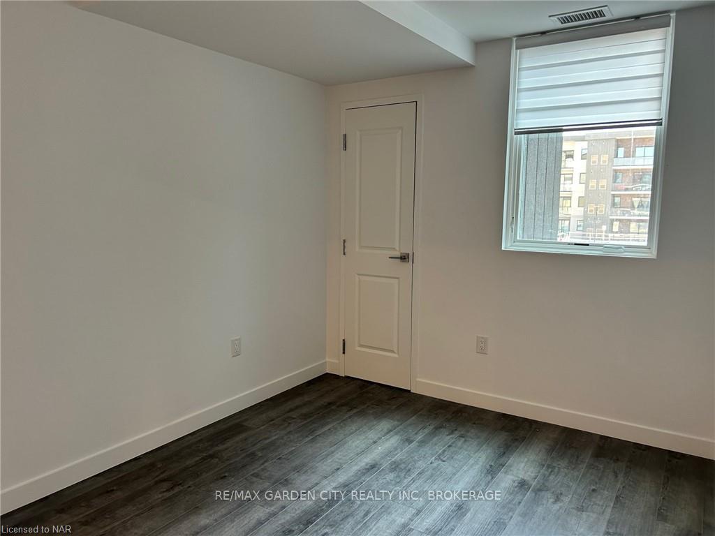 Photo 14 of Unit 213, 7549B Kalar Road, Niagara Falls, Brown — HOMEH