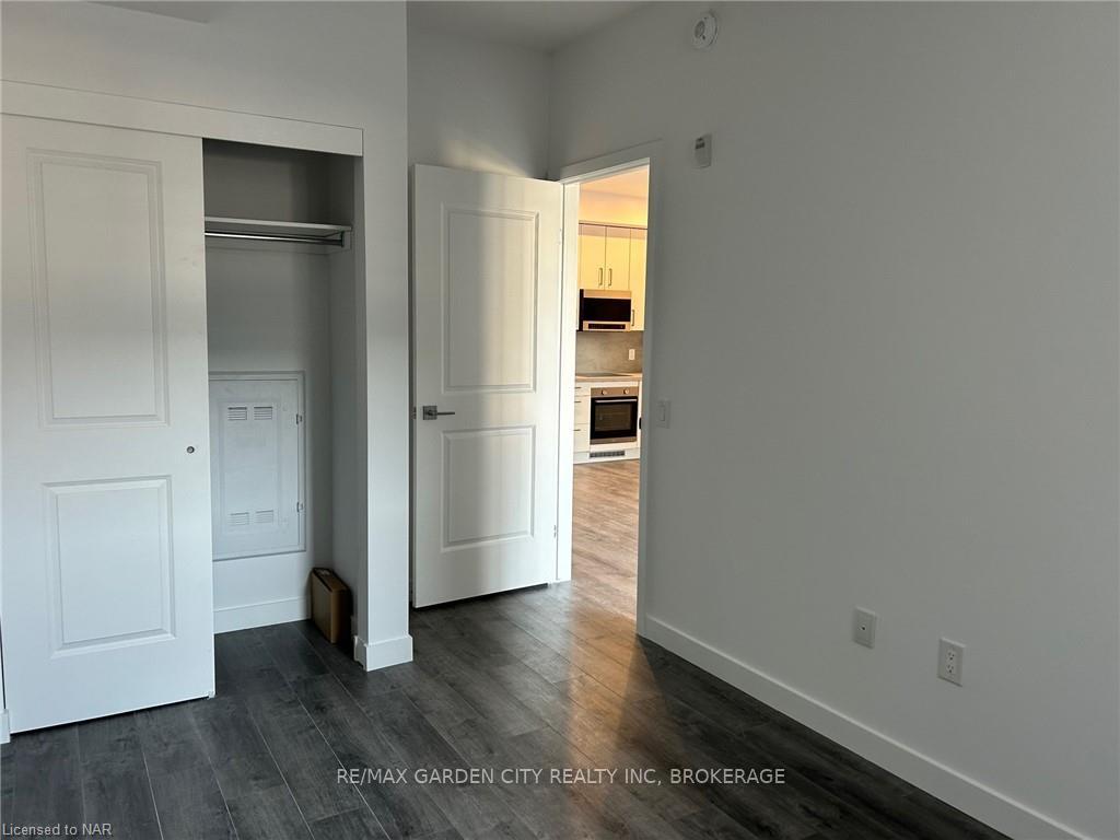 Photo 26 of Unit 213, 7549B Kalar Road, Niagara Falls, Brown — HOMEH