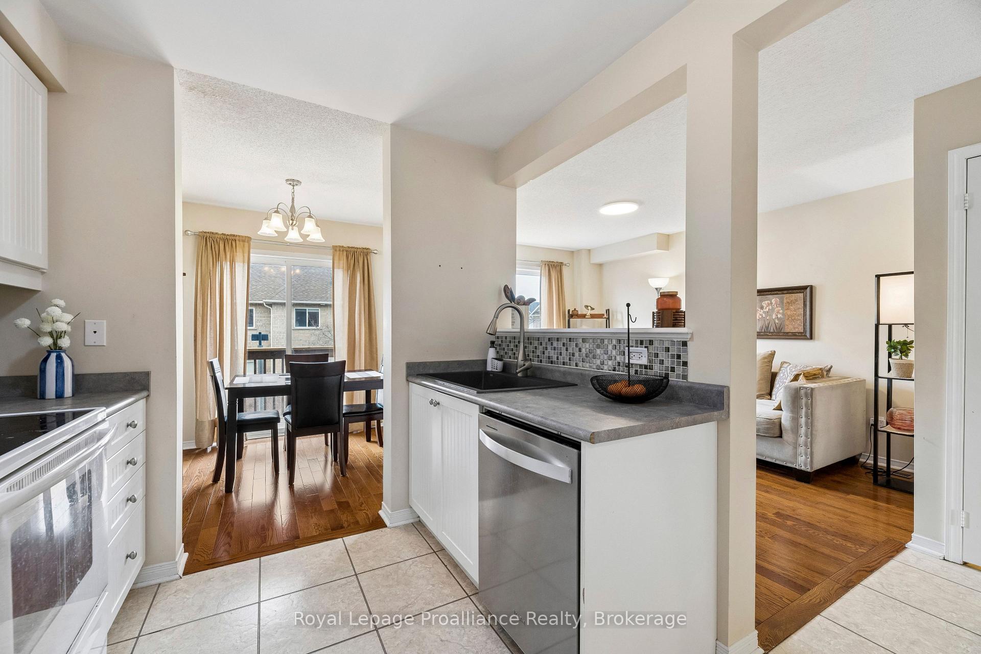 Photo 15 of Unit 61, 1119 Ormond Drive, Oshawa, Samac — HOMEH
