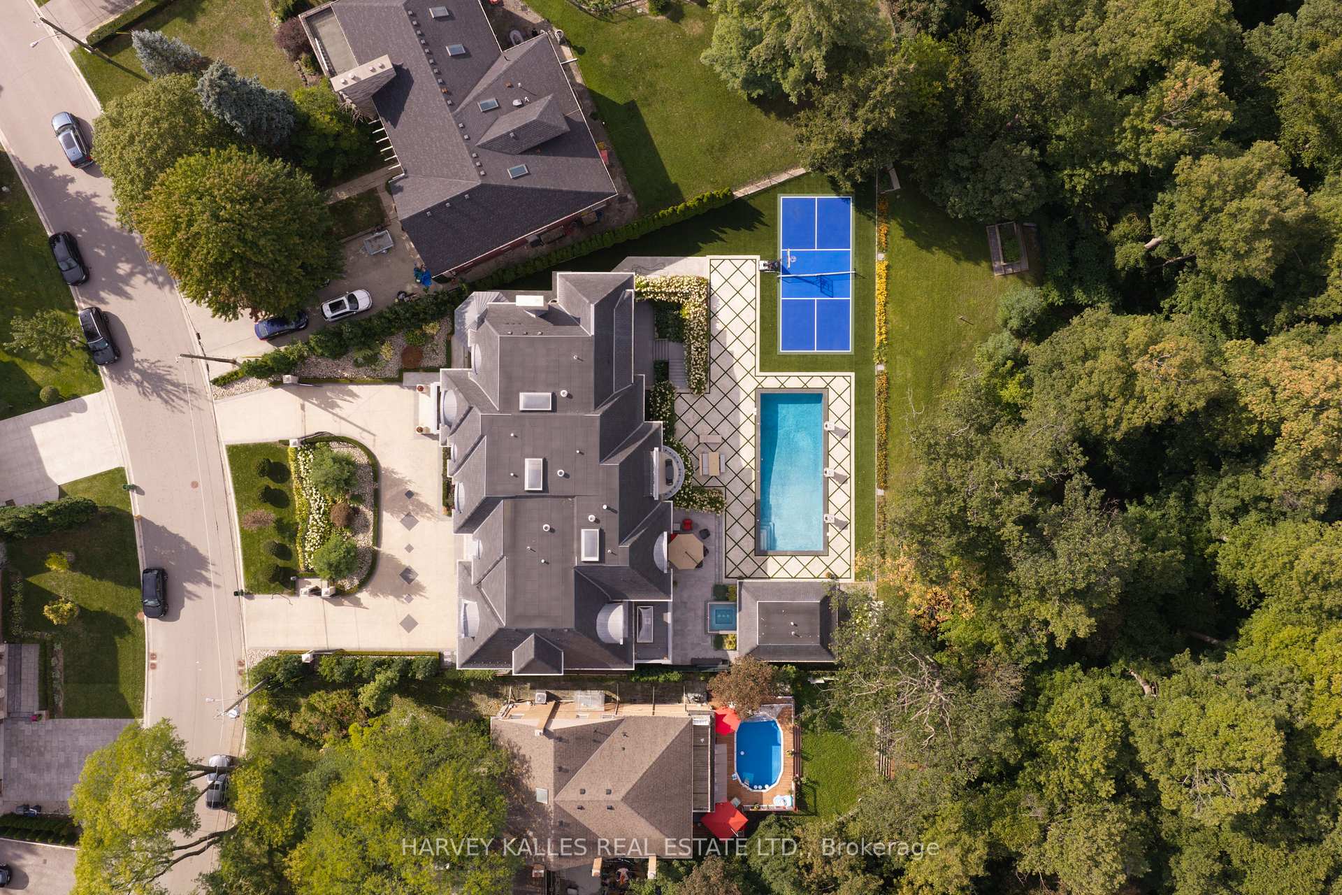 Photo 4 of 126 Sandringham Drive, North York, Lansing-Westgate — HOMEH