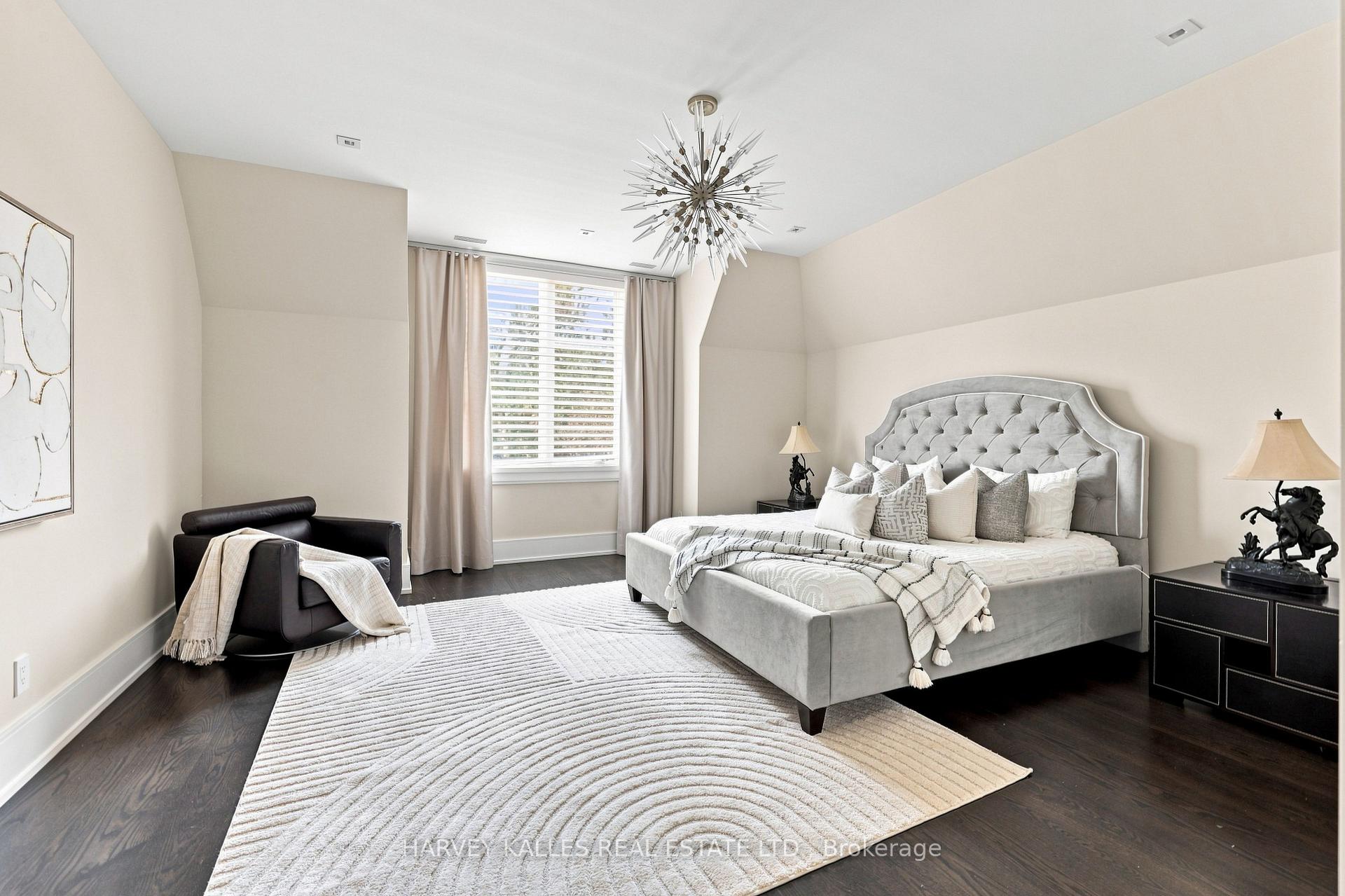 Photo 34 of 126 Sandringham Drive, North York, Lansing-Westgate — HOMEH