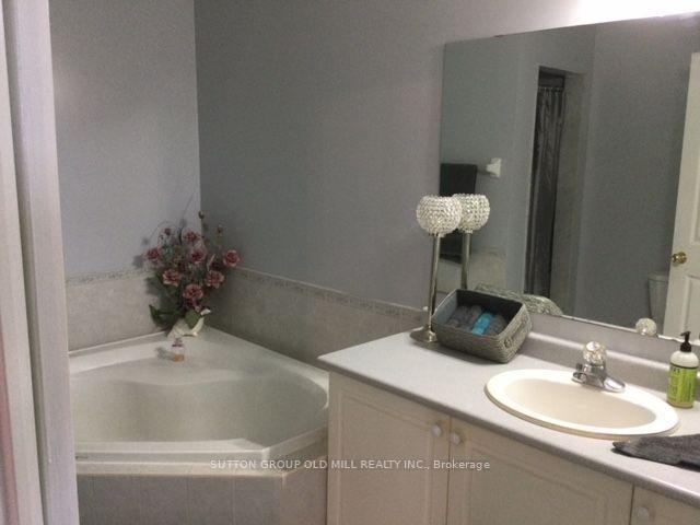 Photo 19 of 3926 Beechnut Row, Mississauga, Lisgar — HOMEH