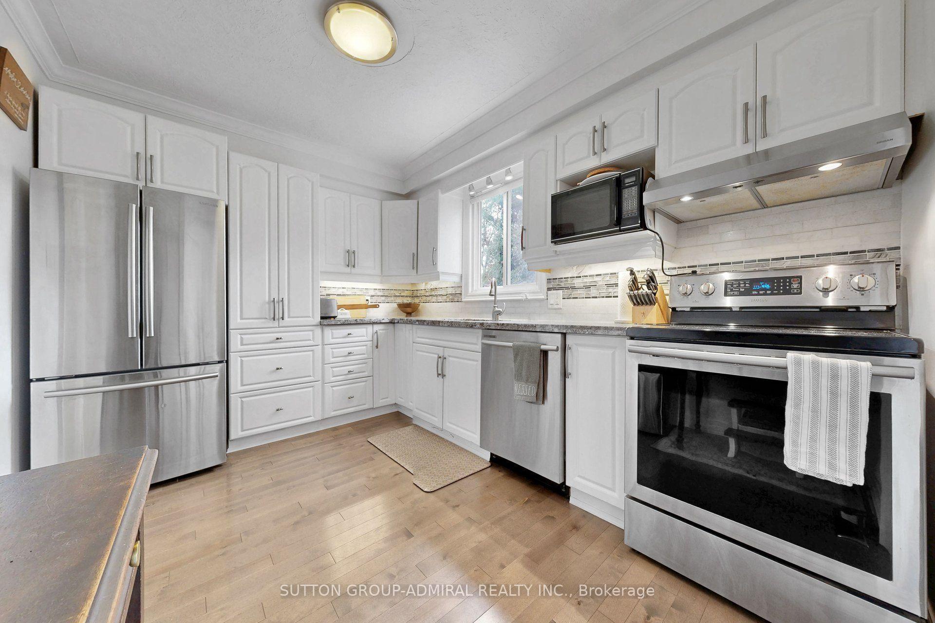 Photo 14 of 149 Little Avenue, Barrie, Allandale Heights — HOMEH